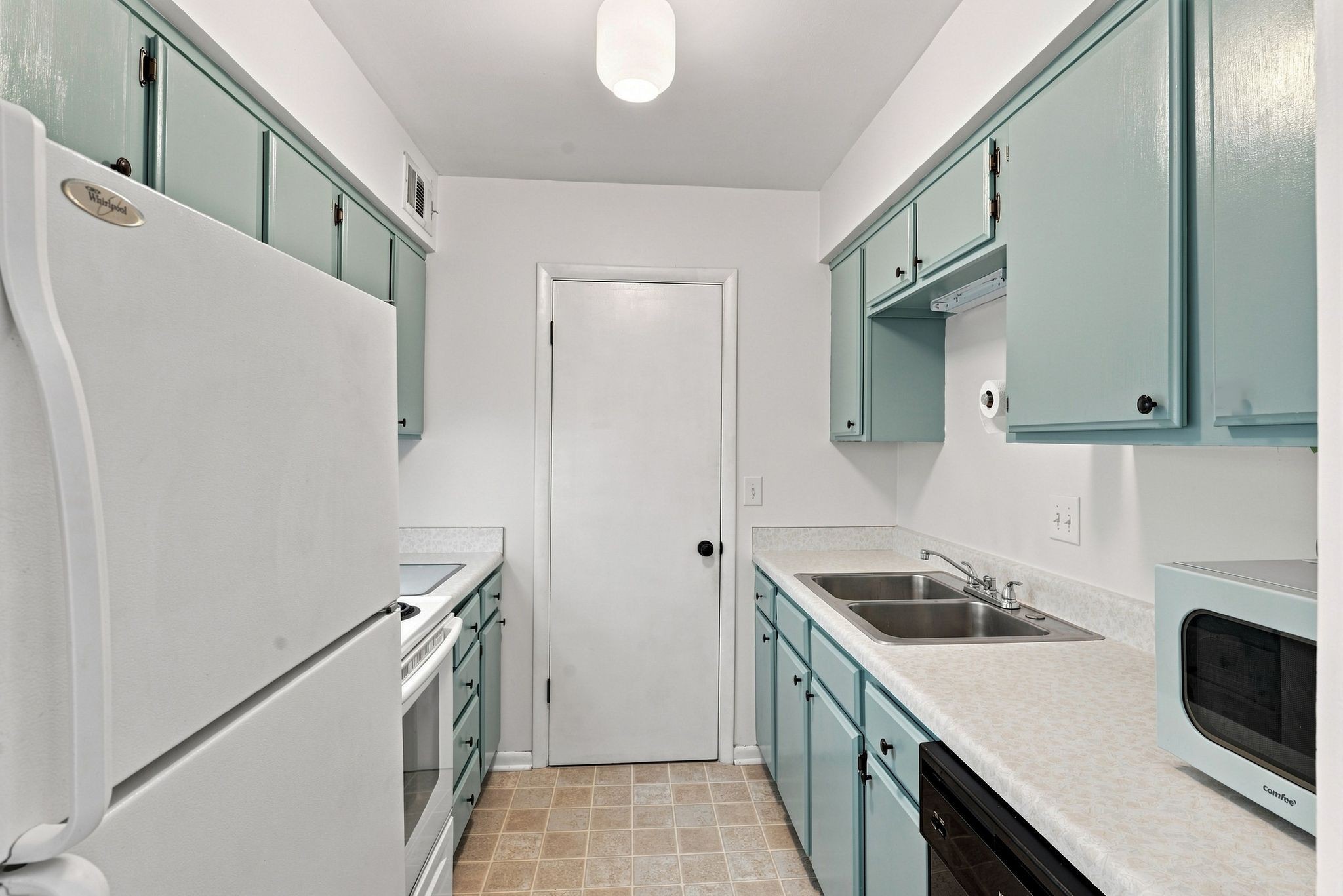 420 Walton Ln Property Photo 10