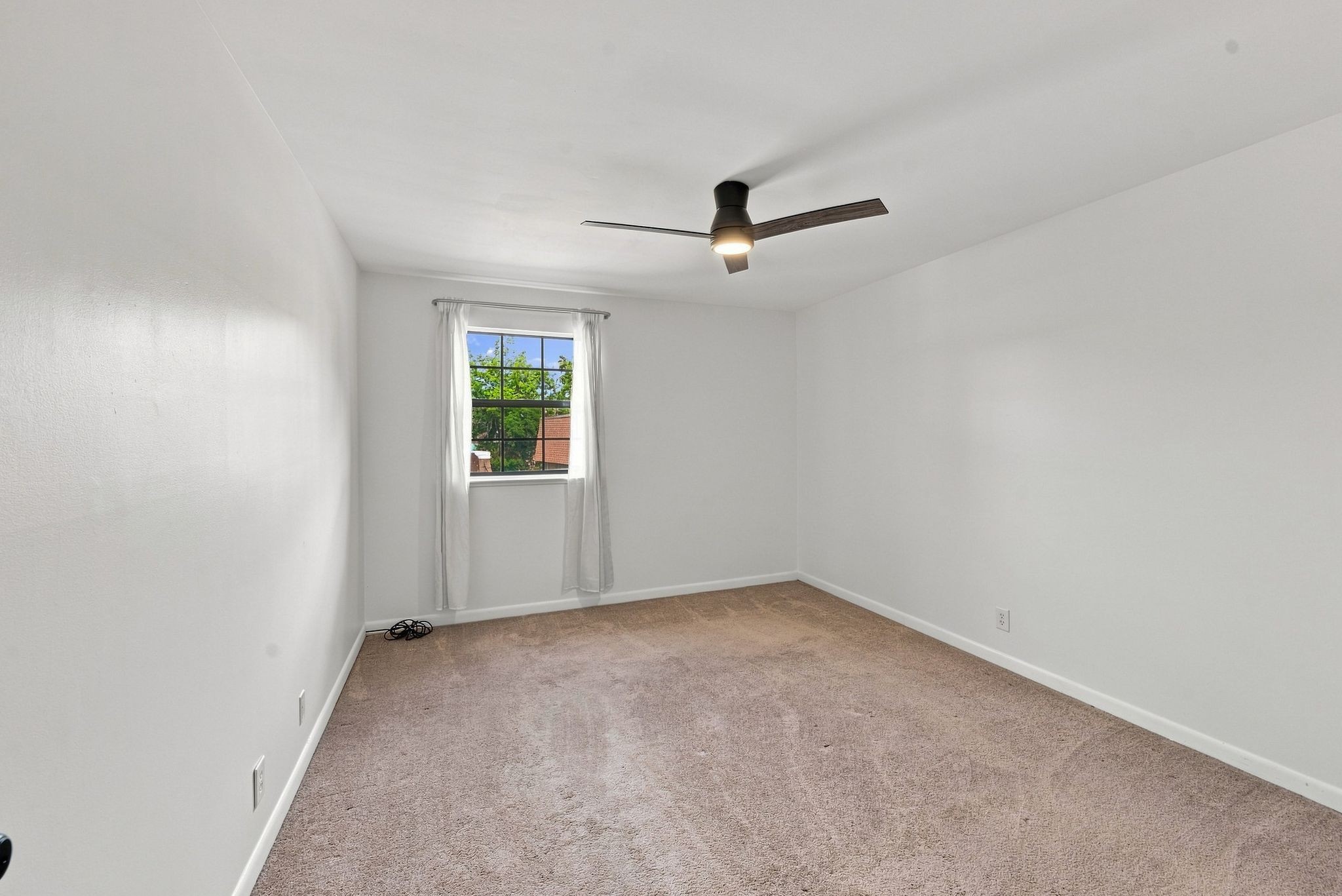 420 Walton Ln Property Photo 17