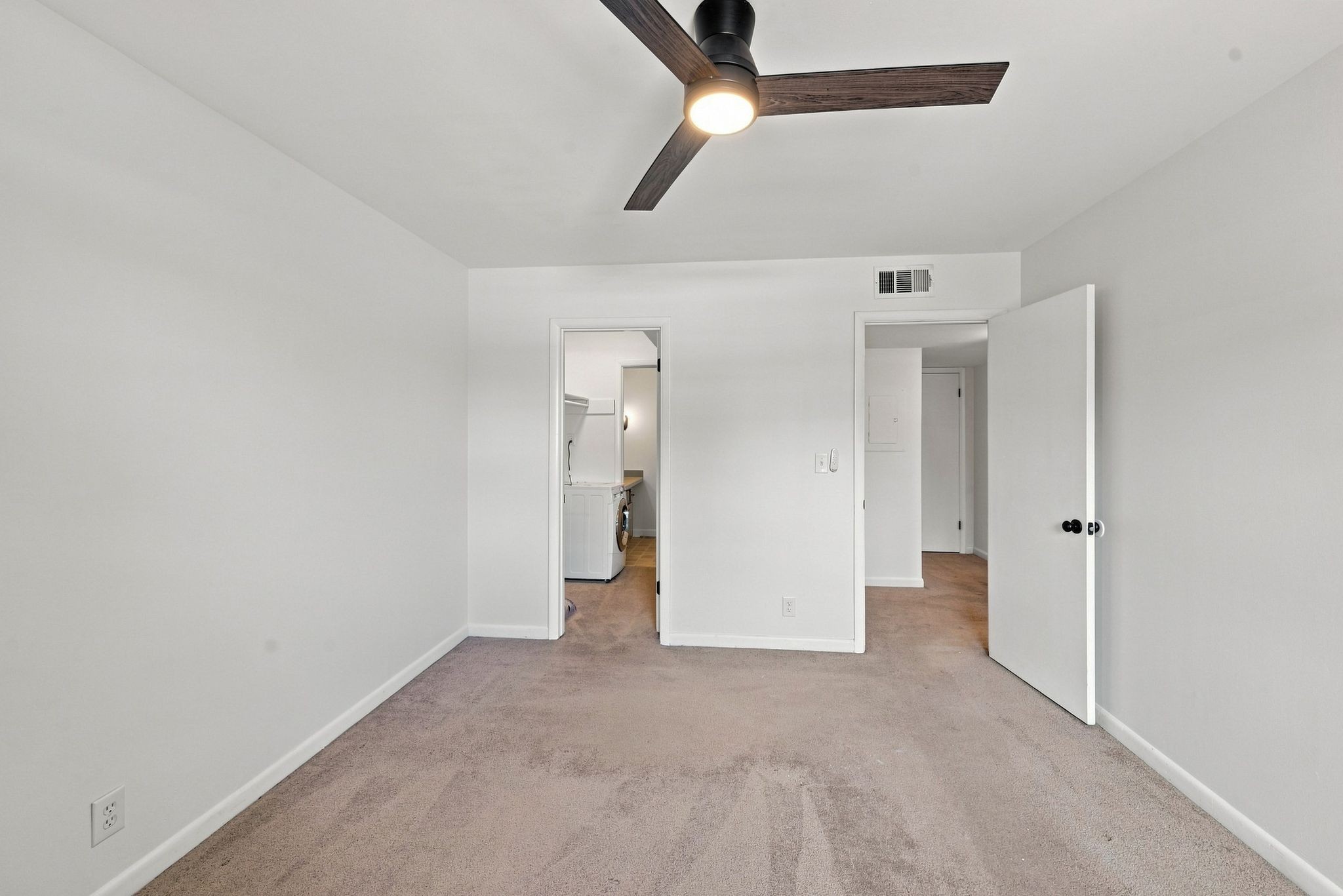 420 Walton Ln Property Photo 18