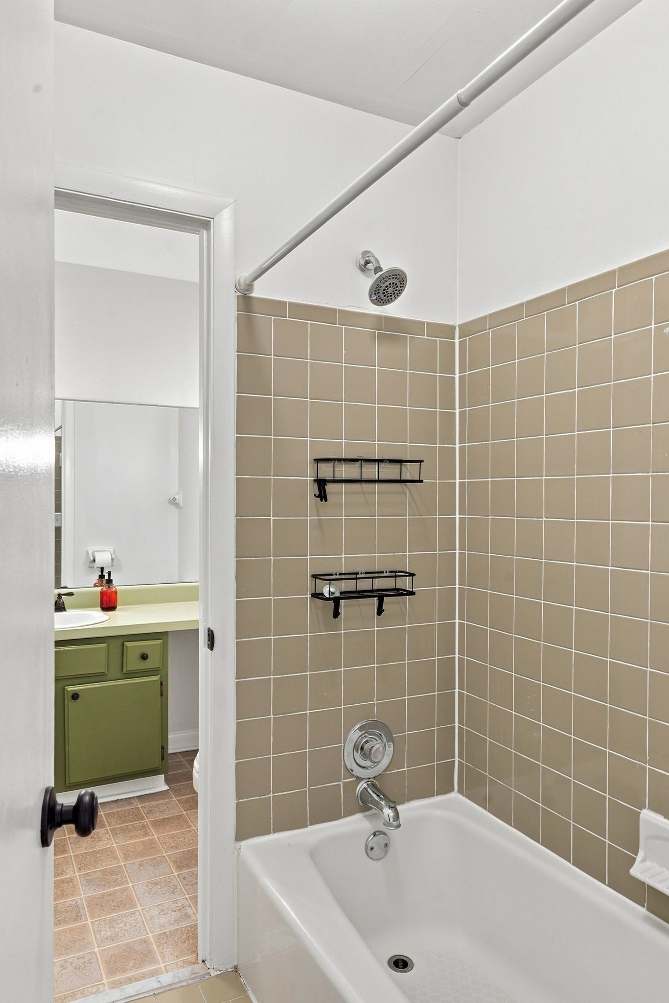 420 Walton Ln Property Photo 23