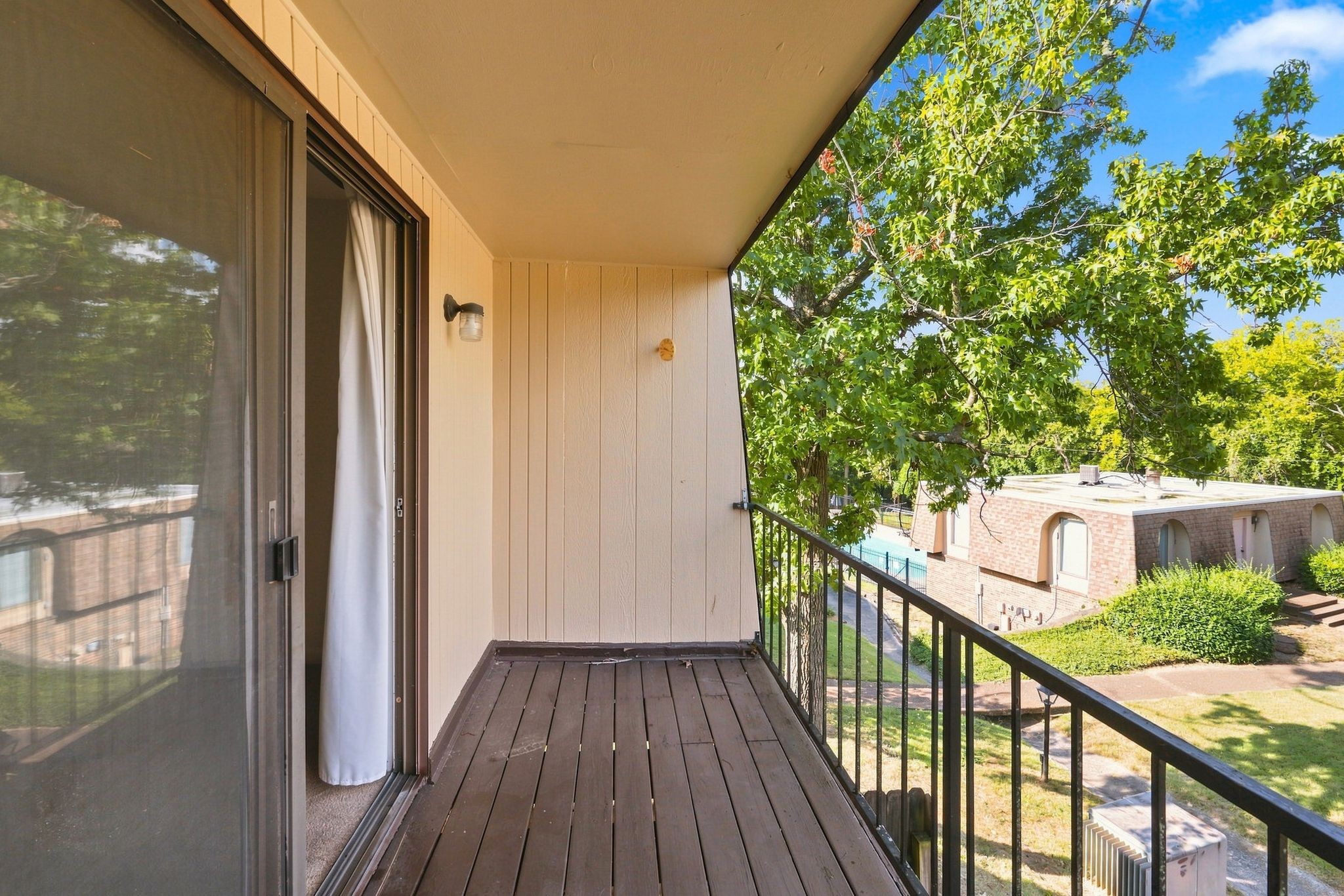 420 Walton Ln Property Photo 24