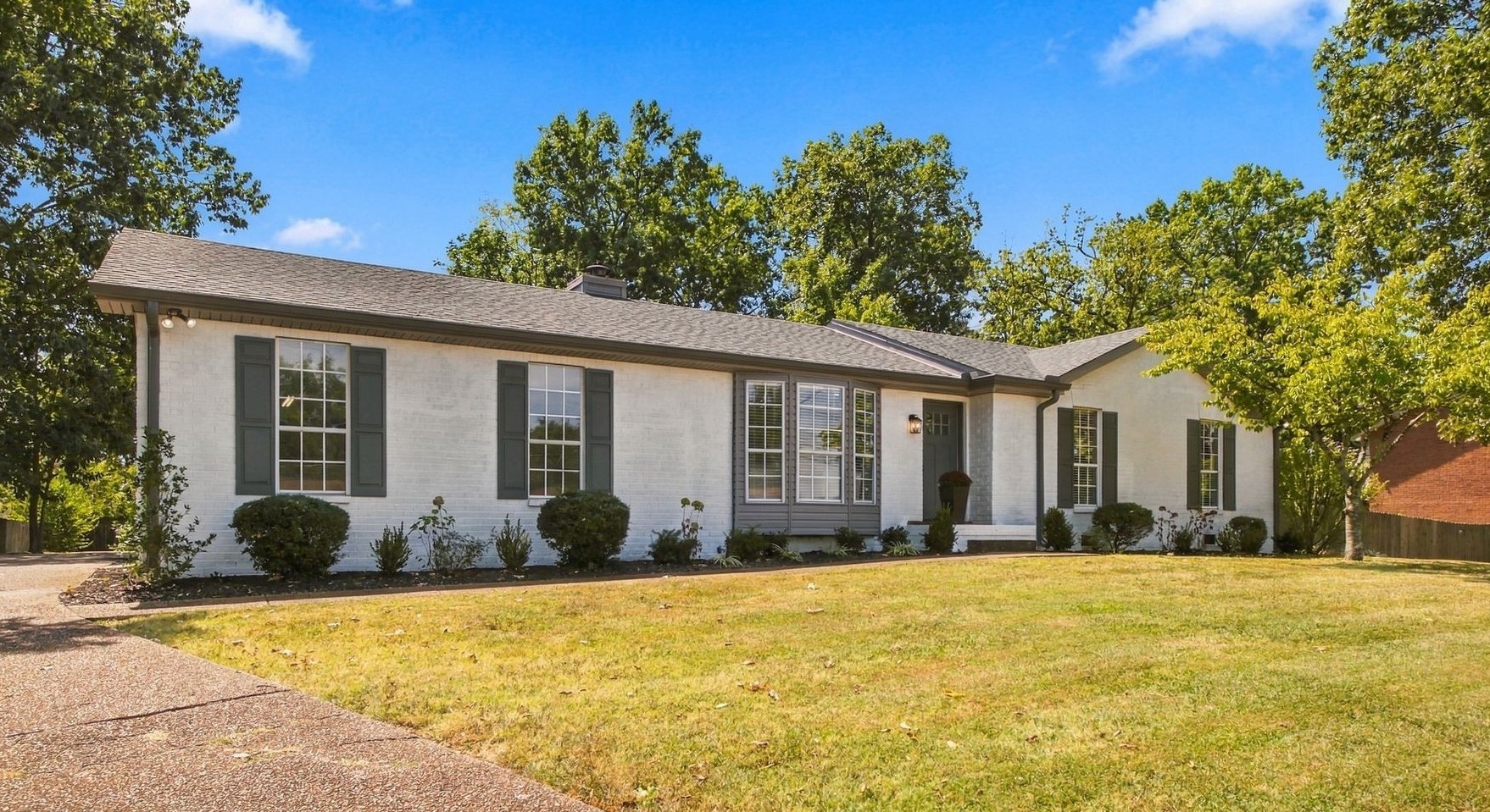 137 Luna Ln