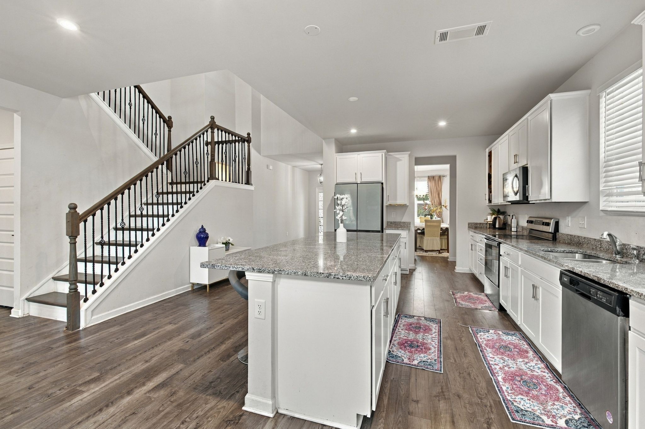 2932 Hardwick St, N Property Photo 13