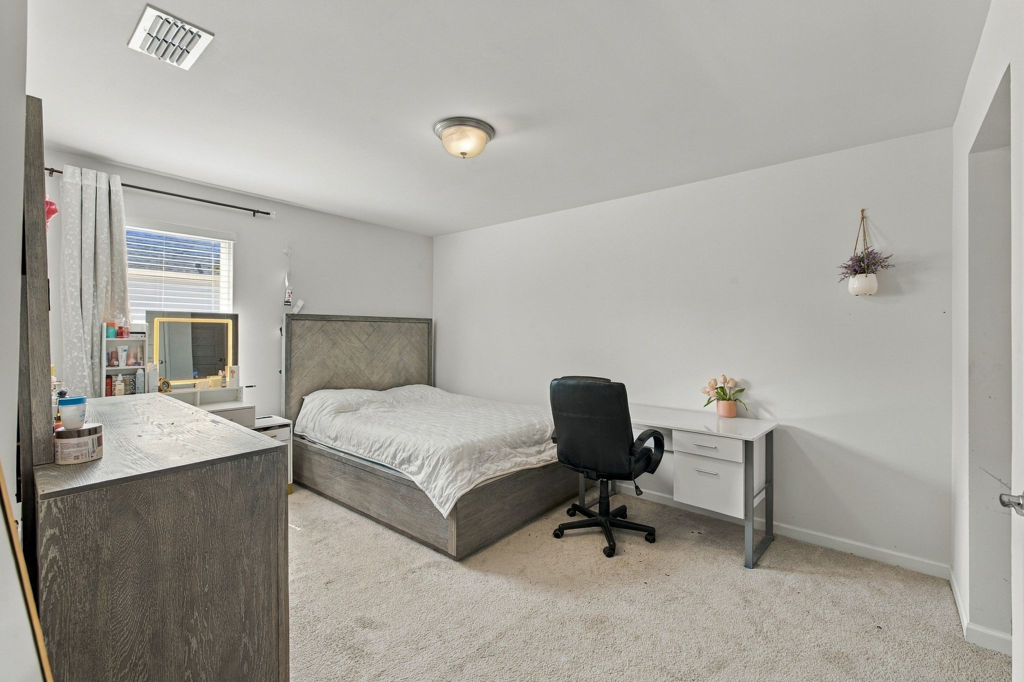 2932 Hardwick St, N Property Photo 30
