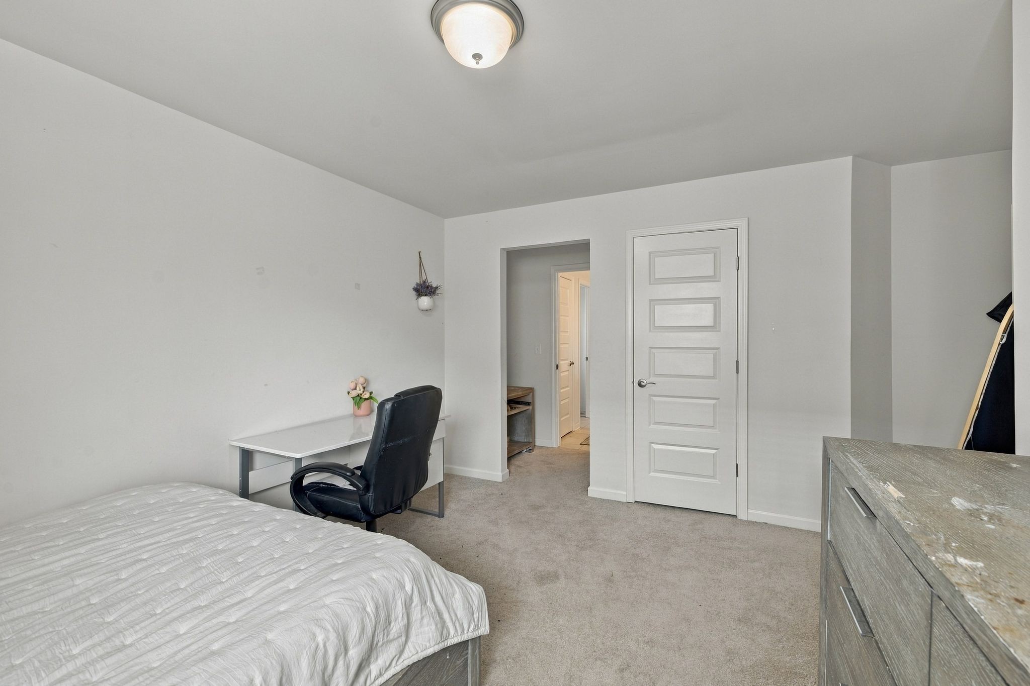 2932 Hardwick St, N Property Photo 32