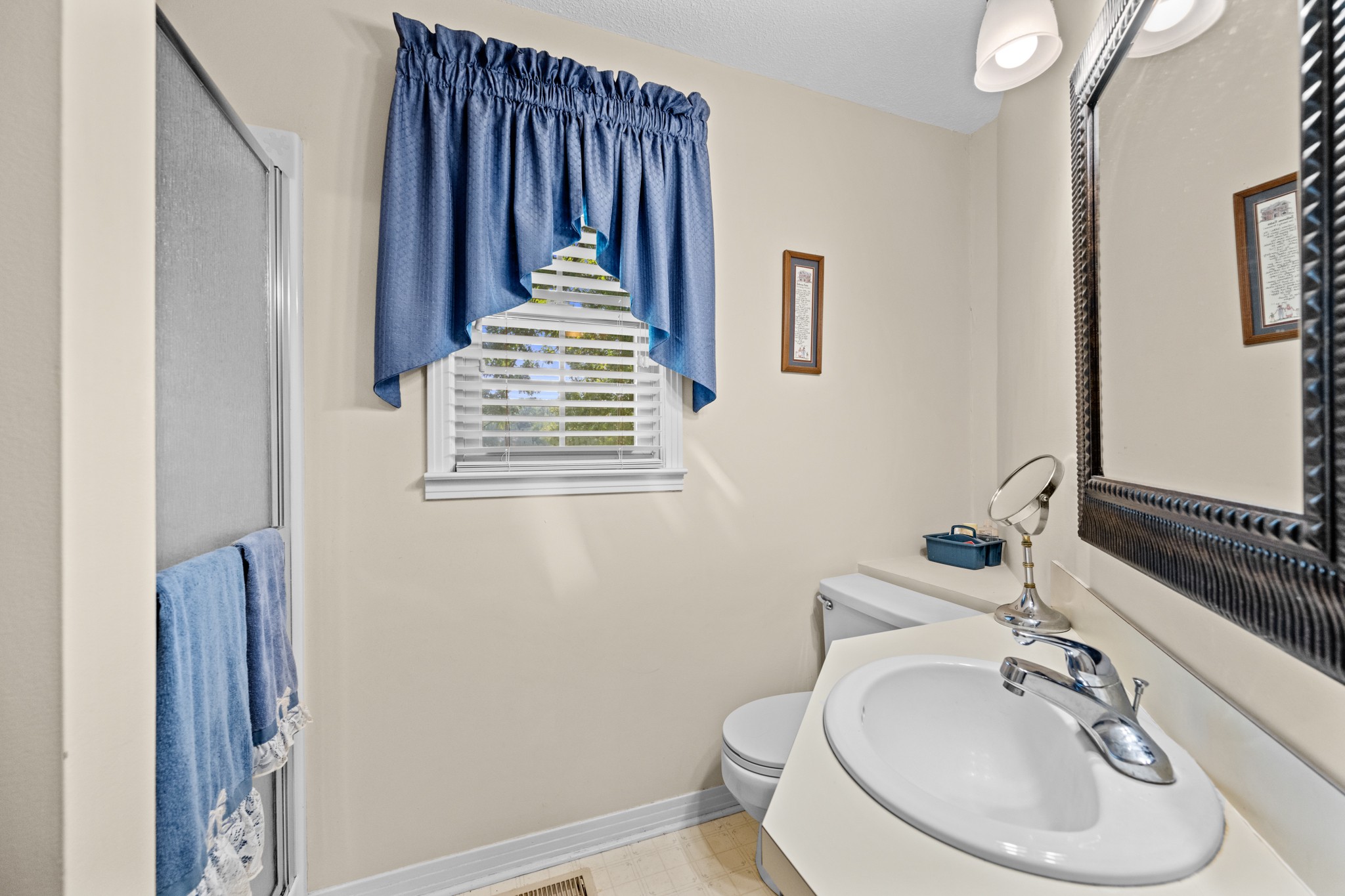 663 Asbury Rd Property Photo 44