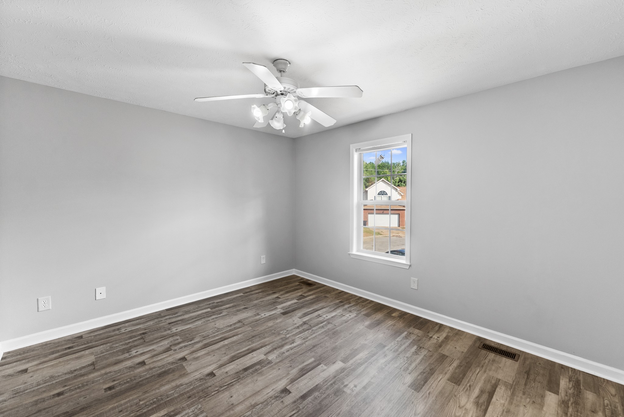 4461 Winton Dr Property Photo 8