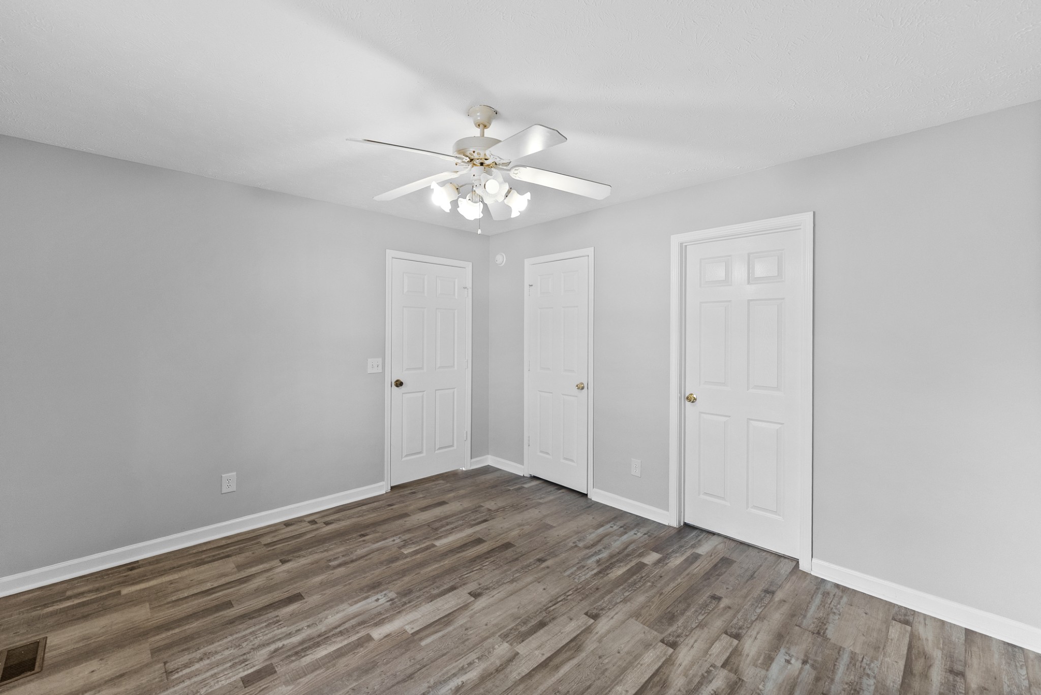 4461 Winton Dr Property Photo 9