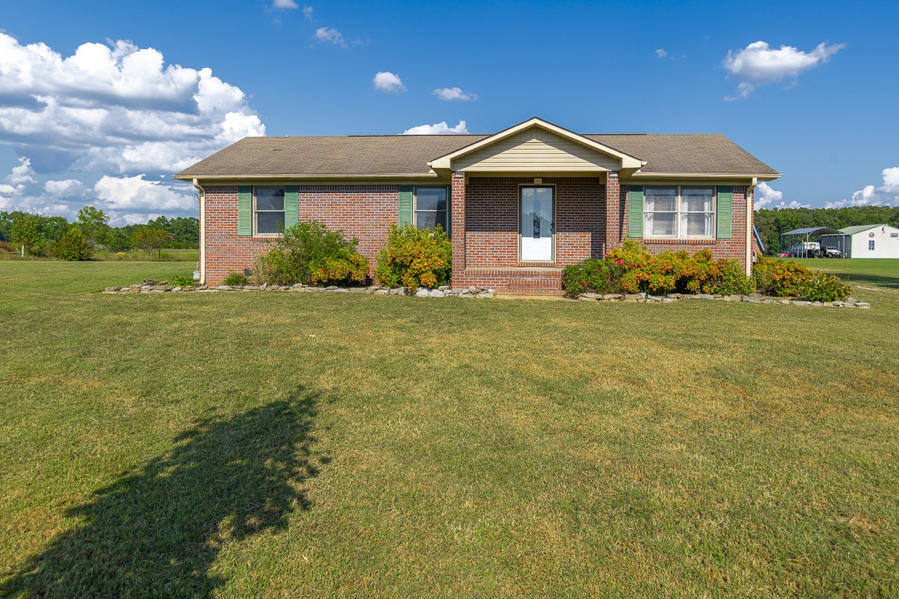 25 Mandy Ln Property Photo 1