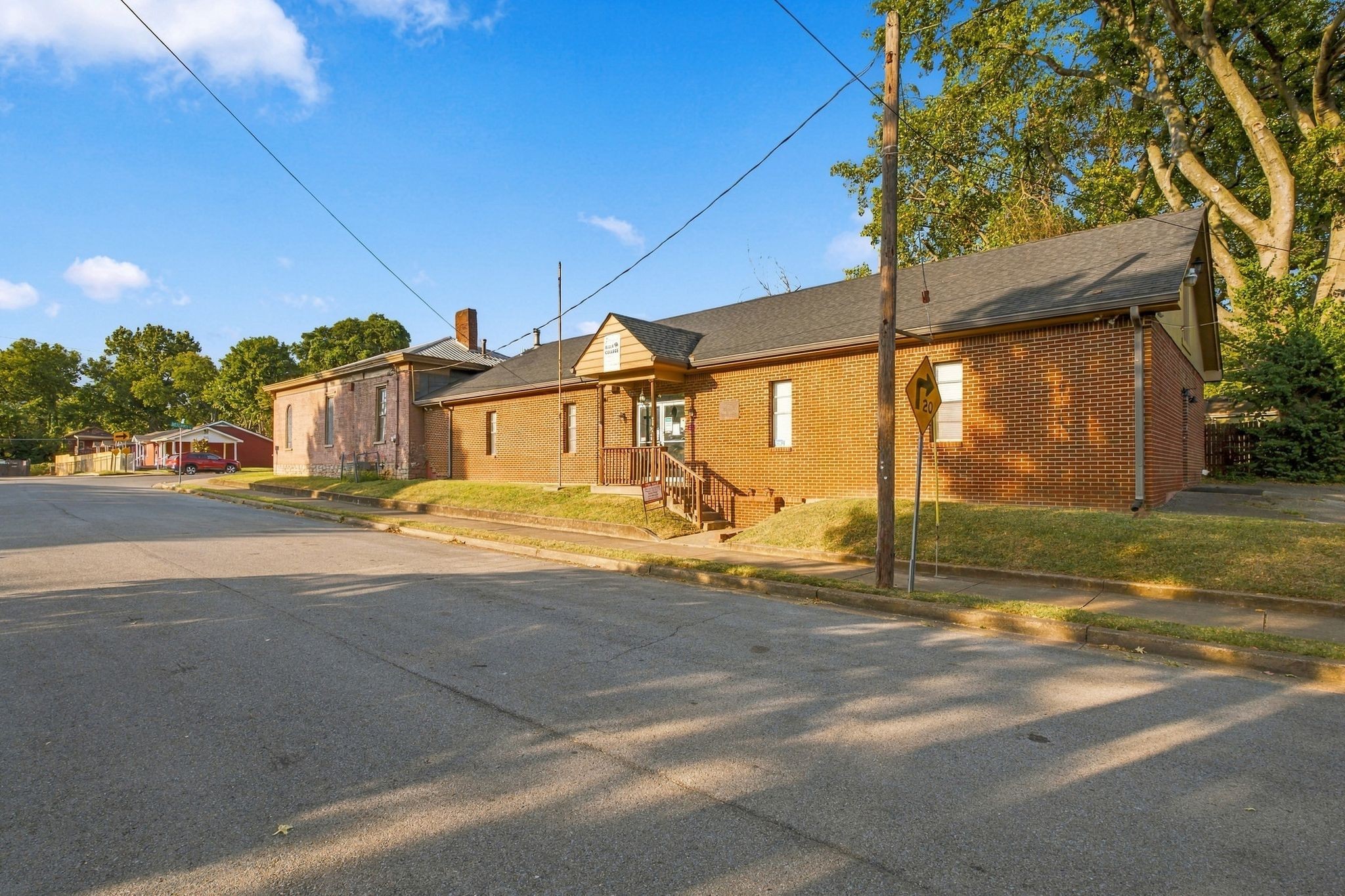 610 Boscobel St Property Photo 1