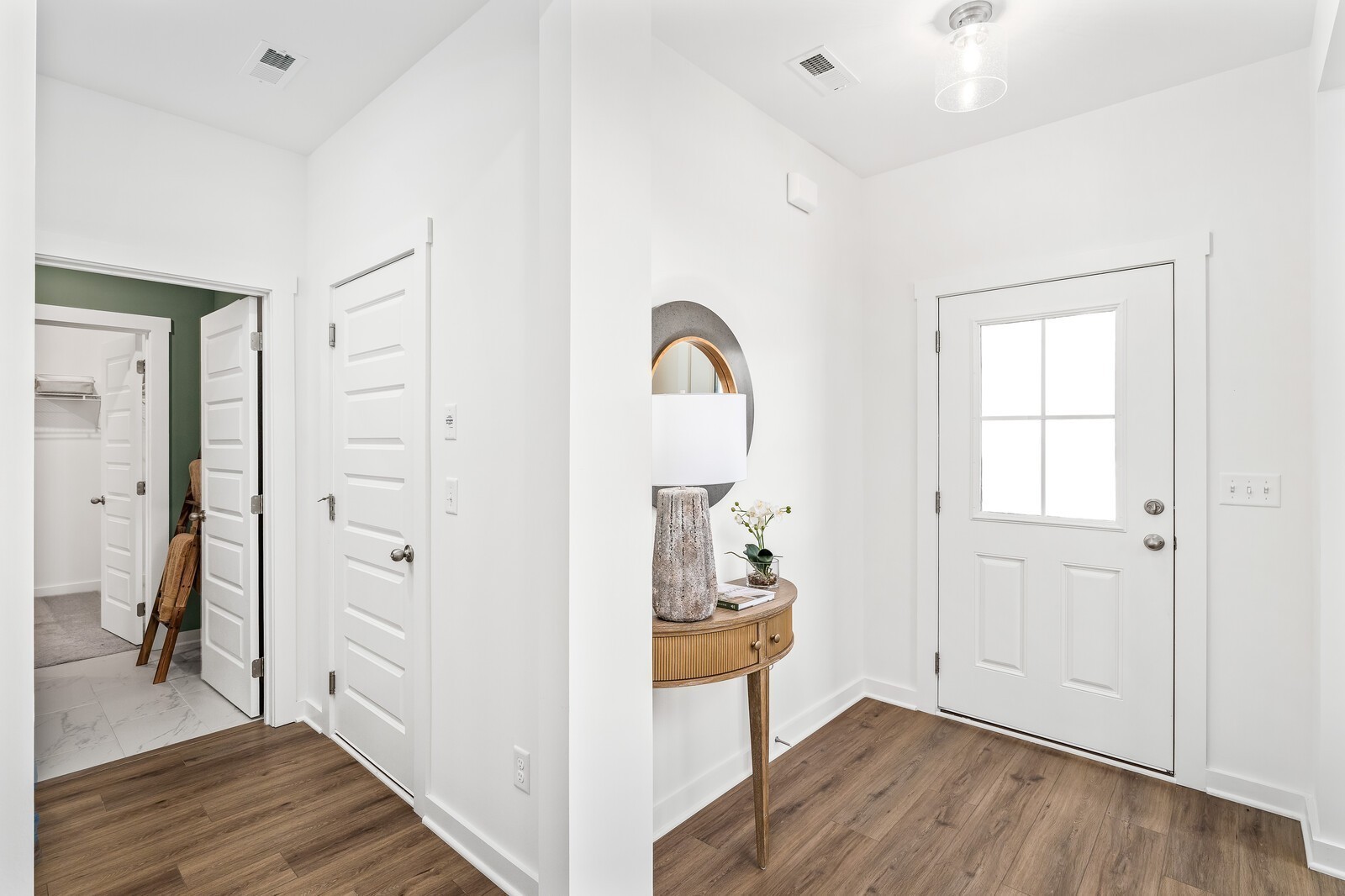 2468 John Dale Drive Property Photo 8