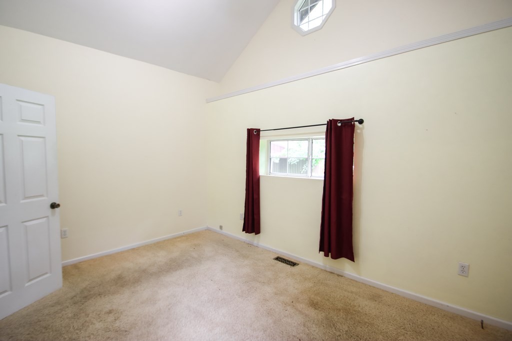 210 Kingwood Dr Property Photo 20