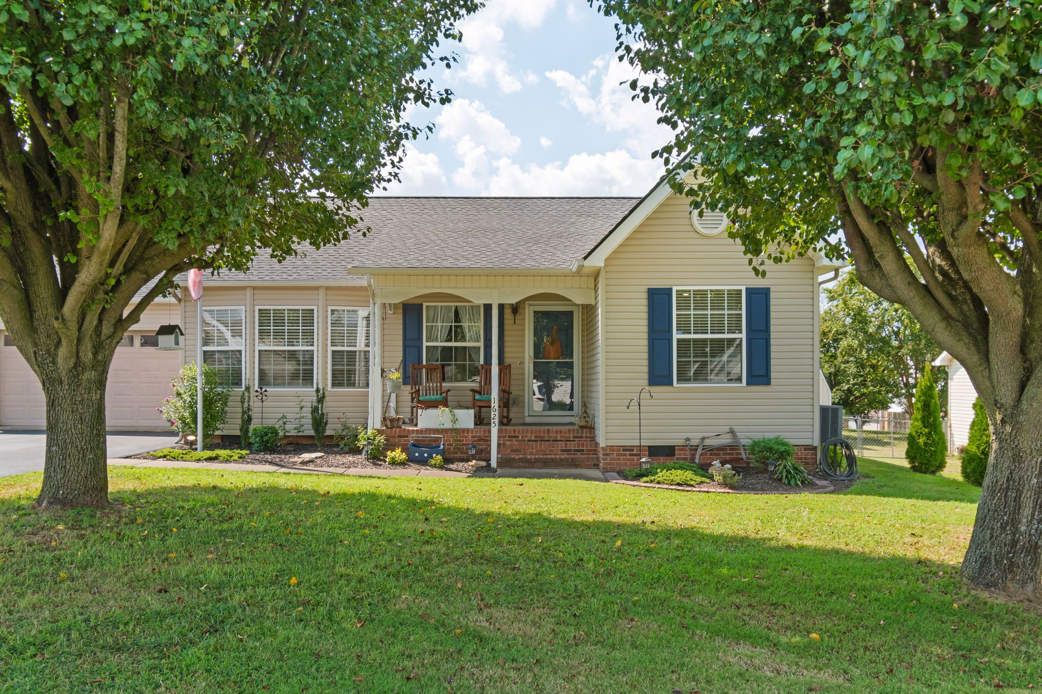 1625 Joel Dr Property Photo 1