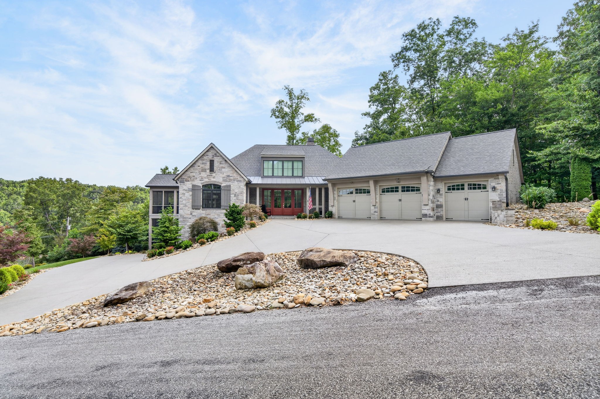 142 Pineridge Loop Property Photo 1
