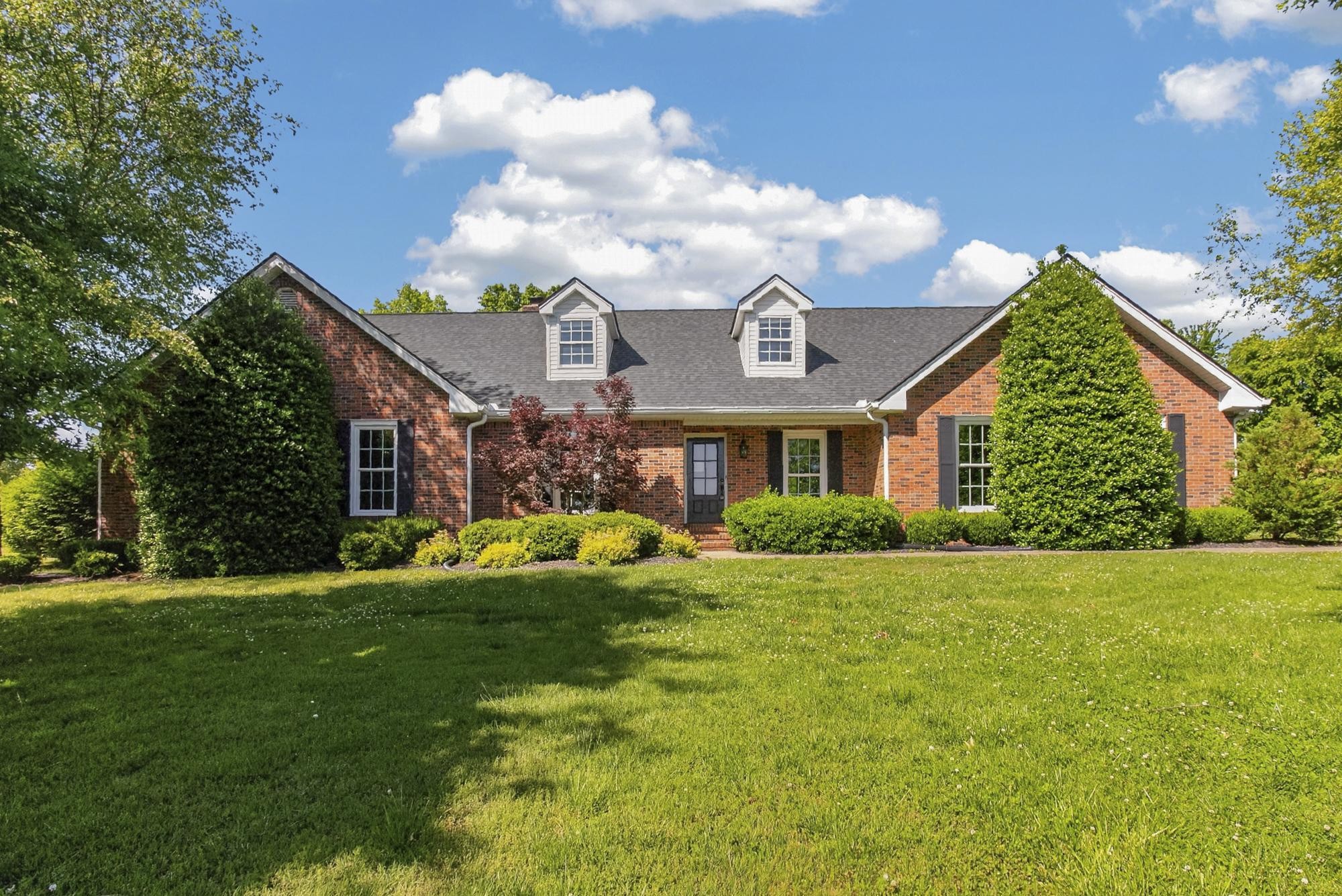 505 Lakeside Dr