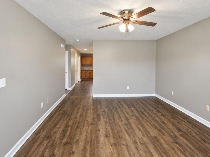208 Ruf Dr Property Photo 3