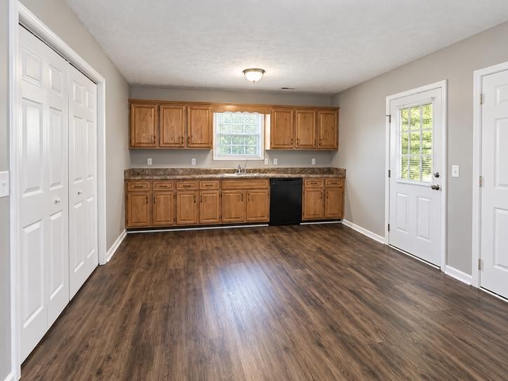 208 Ruf Dr Property Photo 4