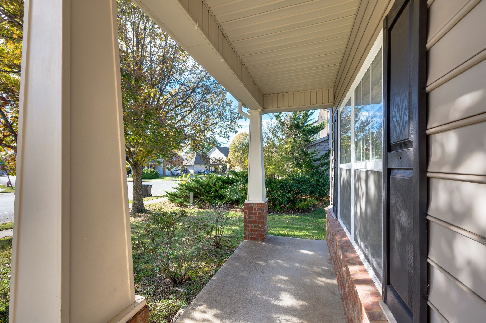 7301 Autumn Crossing Way Property Photo 4
