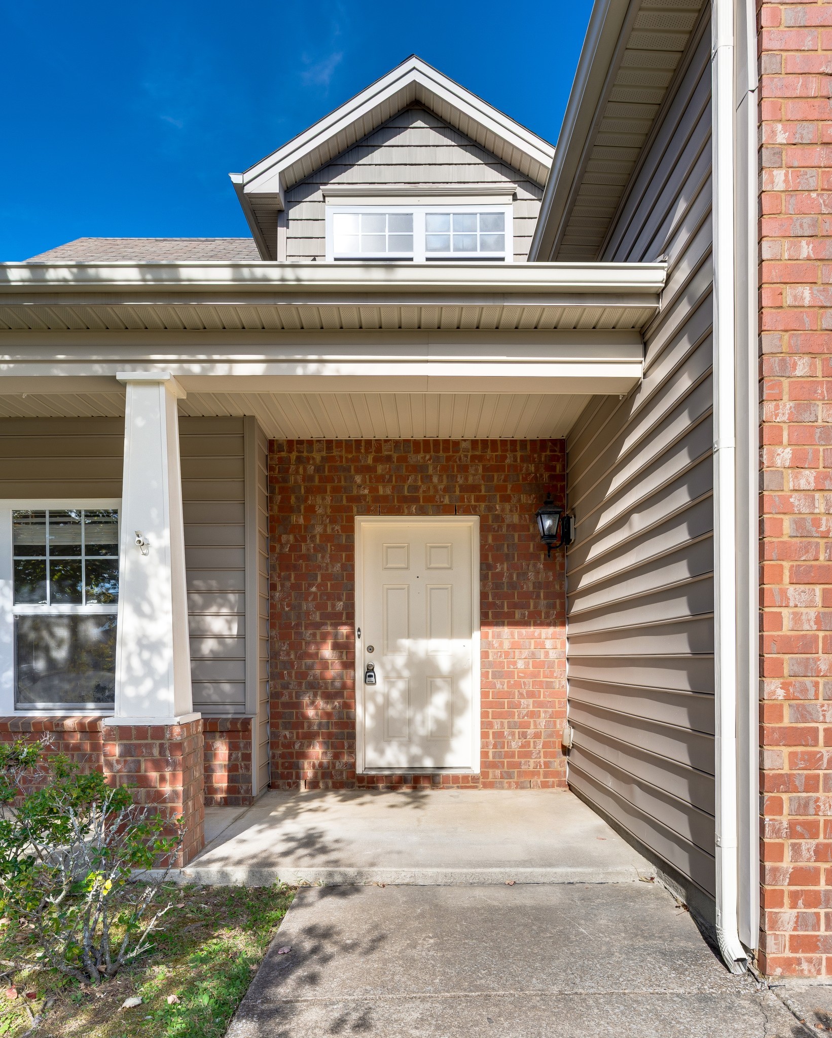 7301 Autumn Crossing Way Property Photo 6
