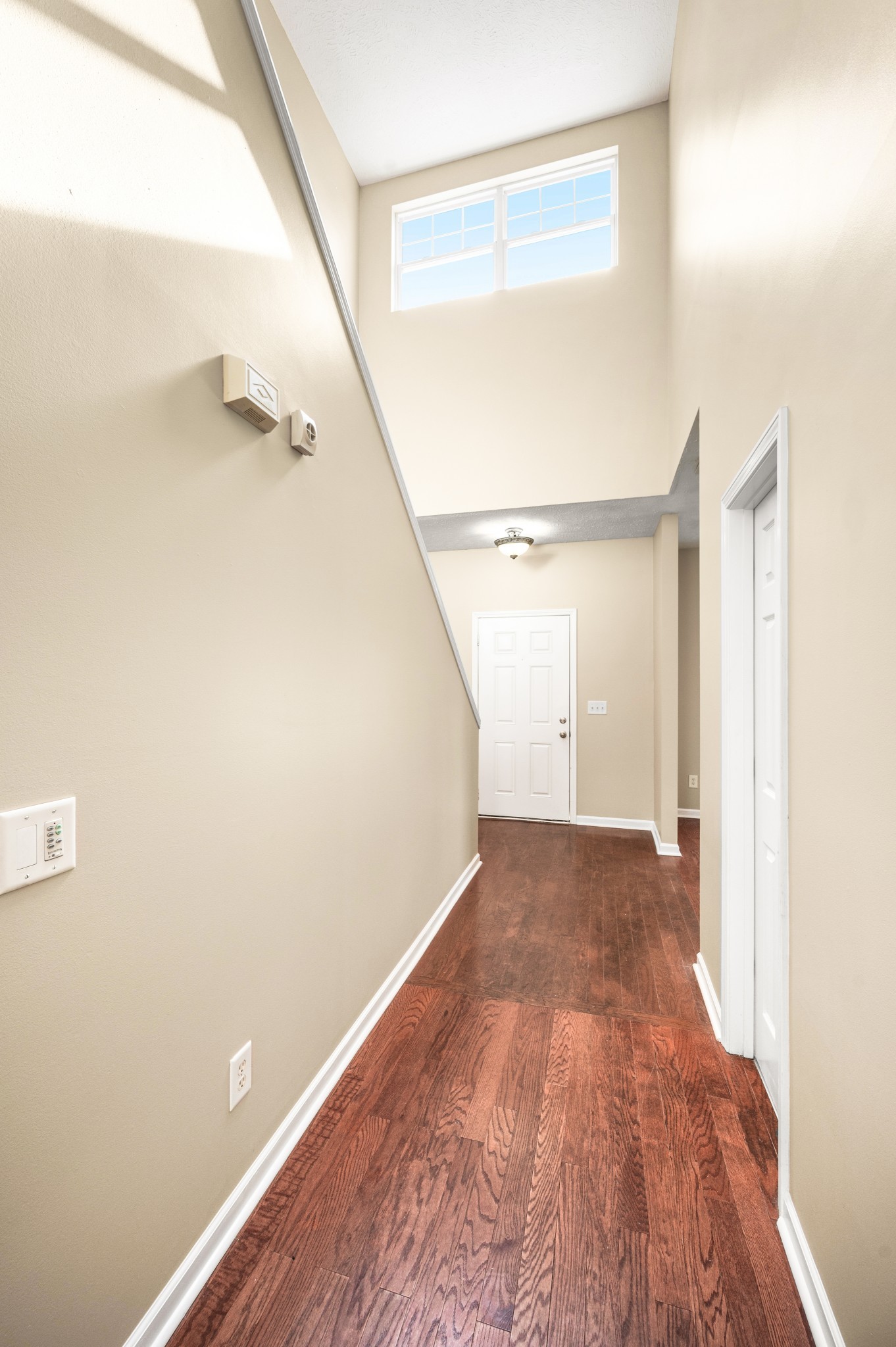 7301 Autumn Crossing Way Property Photo 8