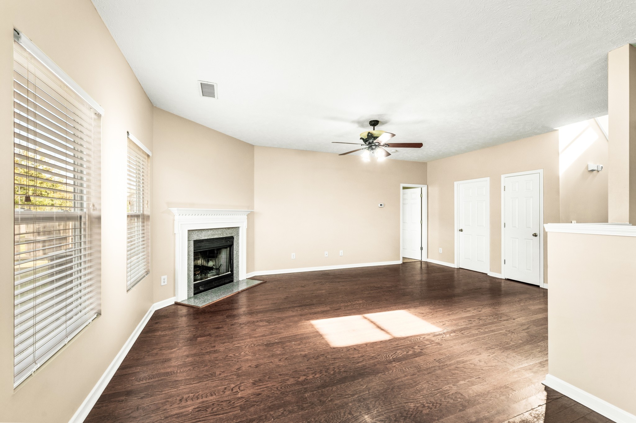 7301 Autumn Crossing Way Property Photo 18