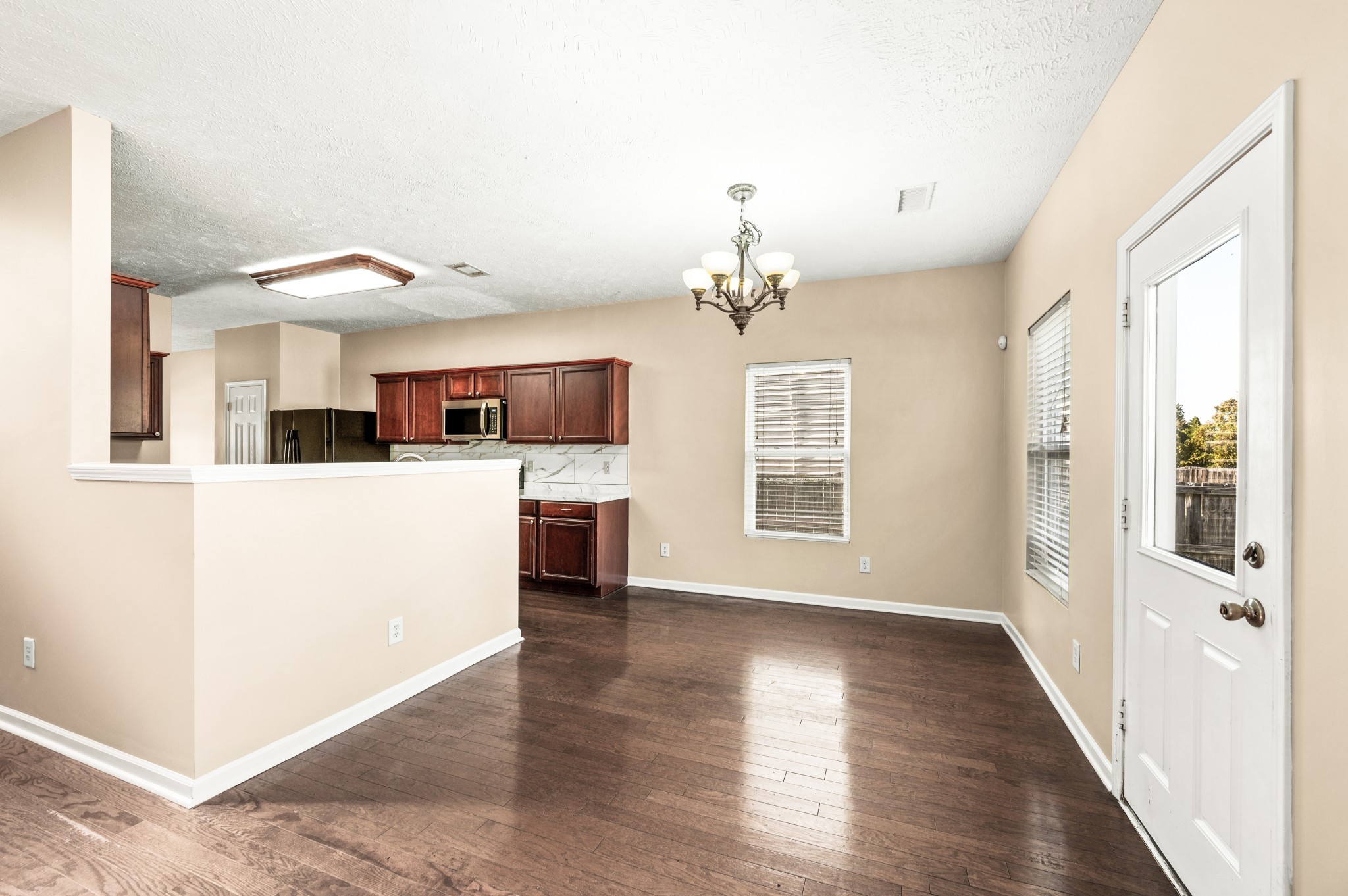 7301 Autumn Crossing Way Property Photo 19