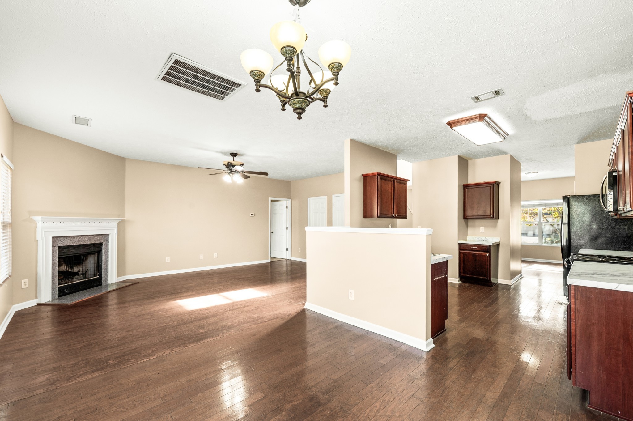 7301 Autumn Crossing Way Property Photo 22