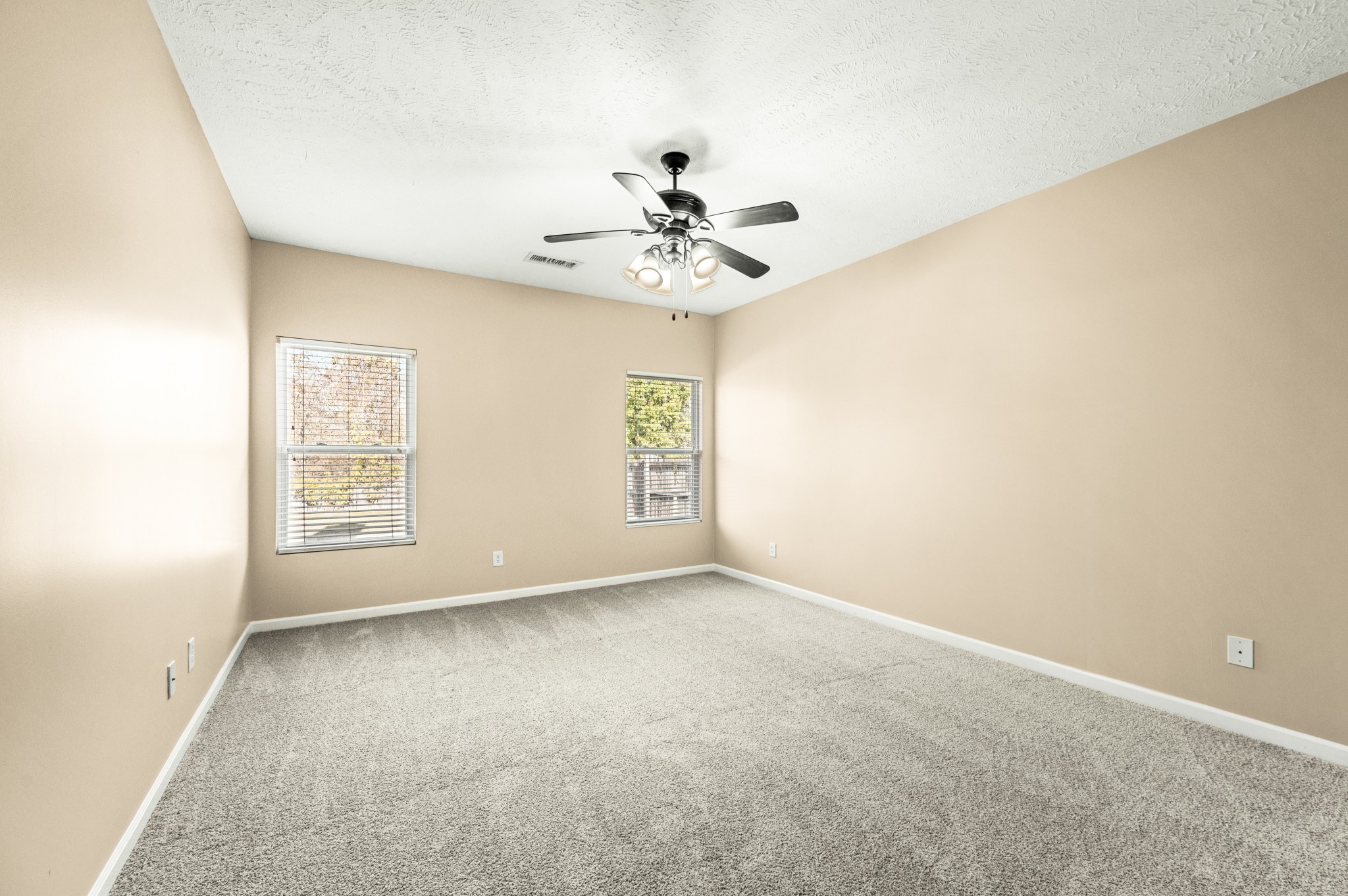 7301 Autumn Crossing Way Property Photo 28
