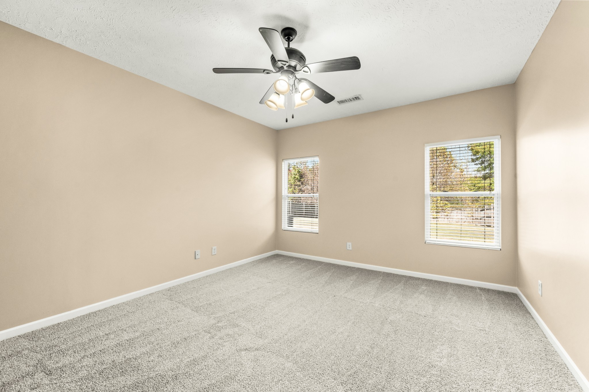 7301 Autumn Crossing Way Property Photo 29