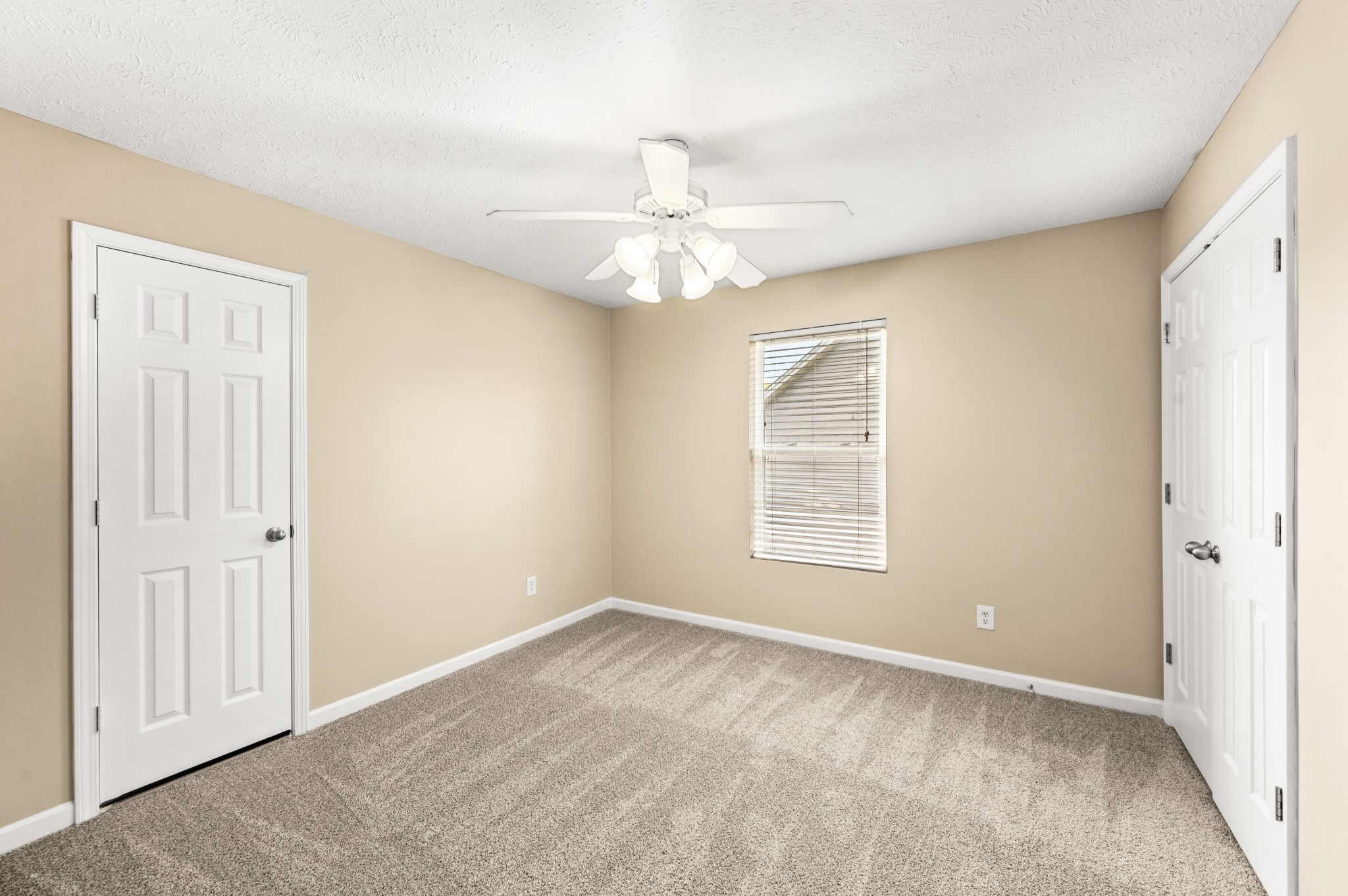 7301 Autumn Crossing Way Property Photo 38
