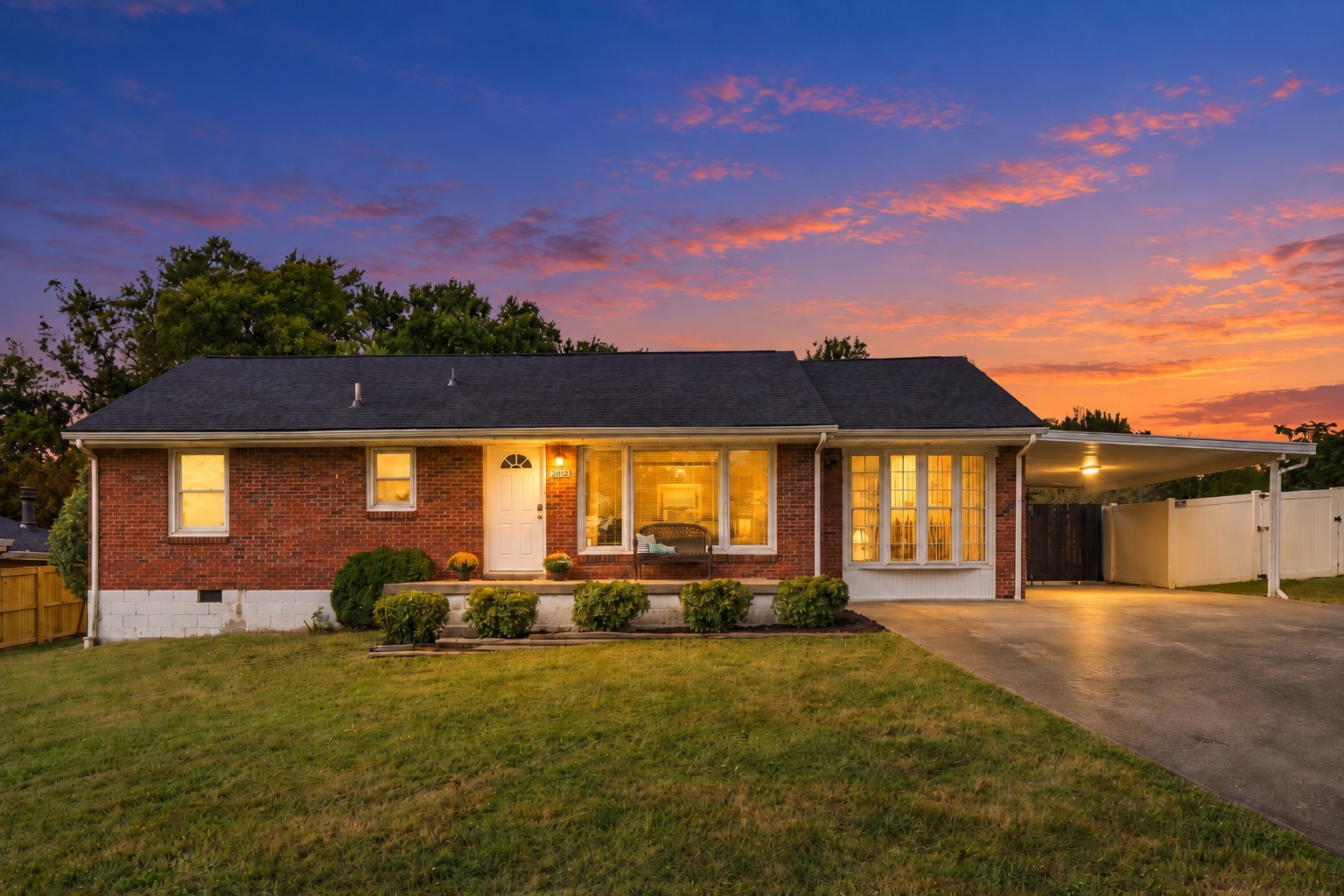 2108 Crystal Dr Property Photo 1