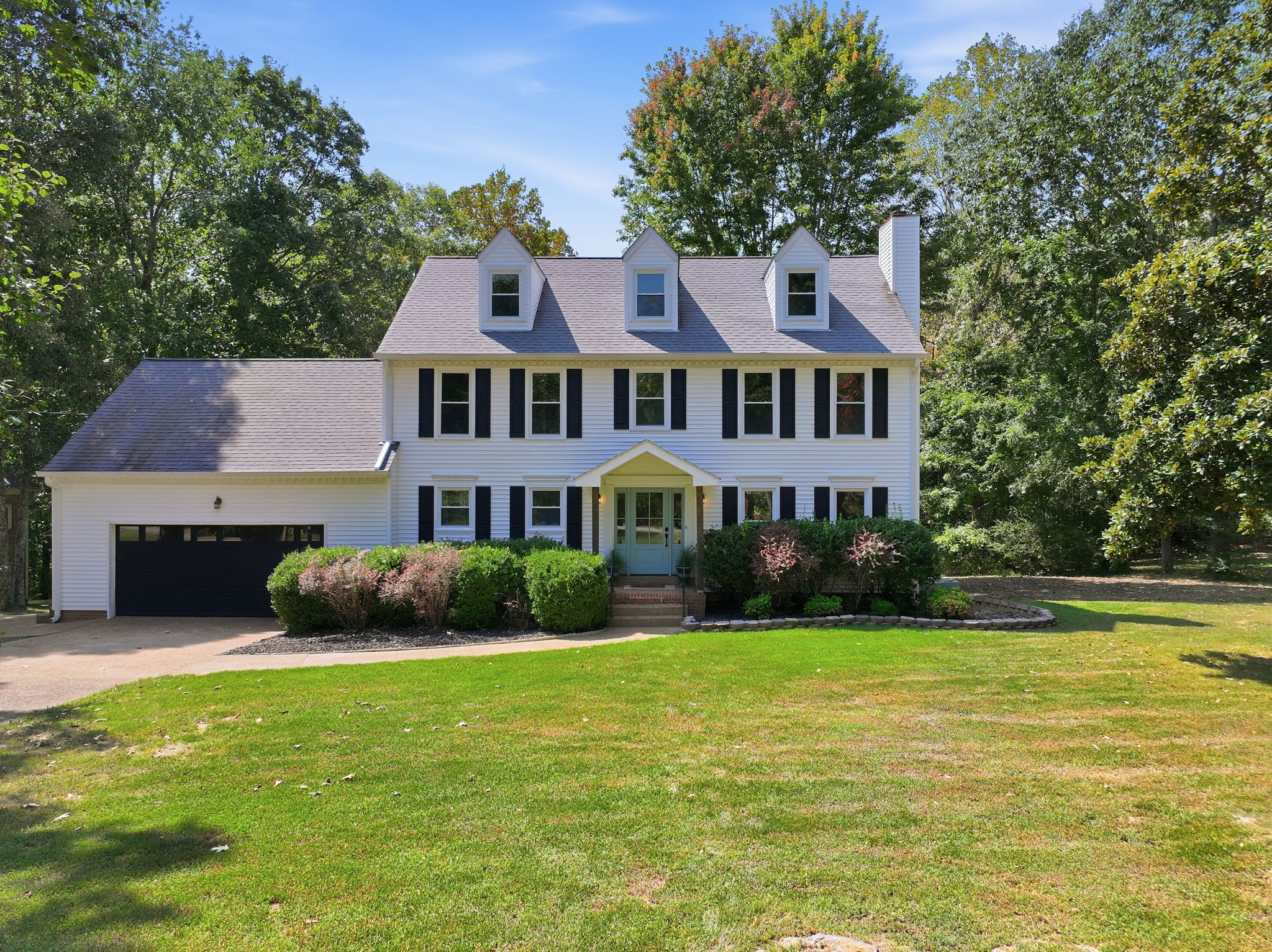 555 Beech Grove Way Property Photo 1