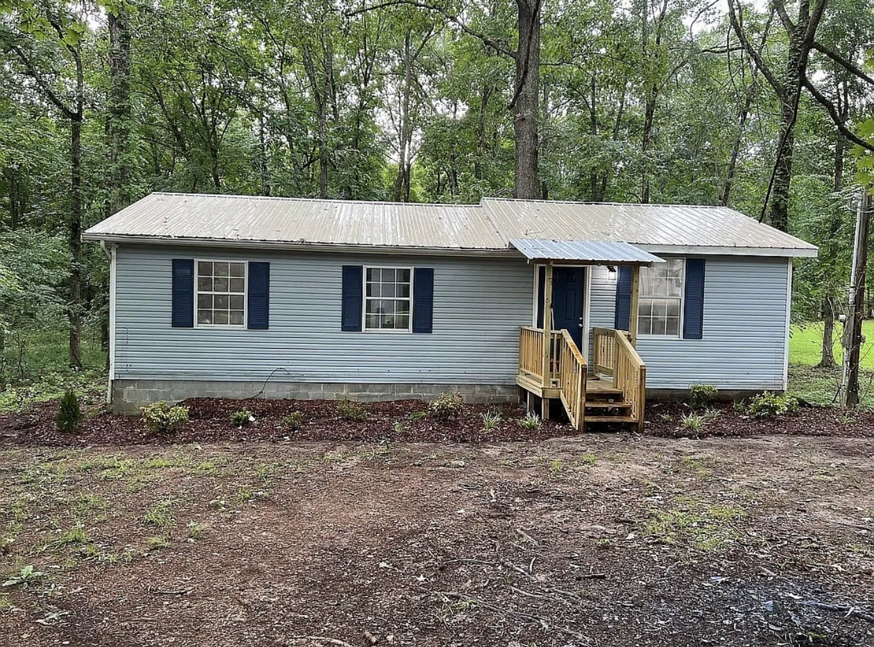 136 Beechview Dr Property Photo 1