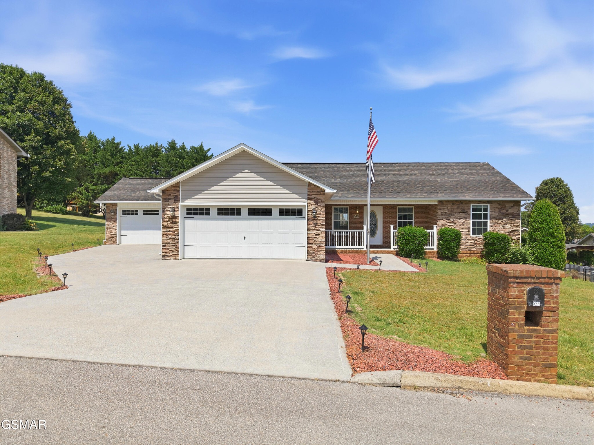 529 Hills Gate Circle Property Photo 1