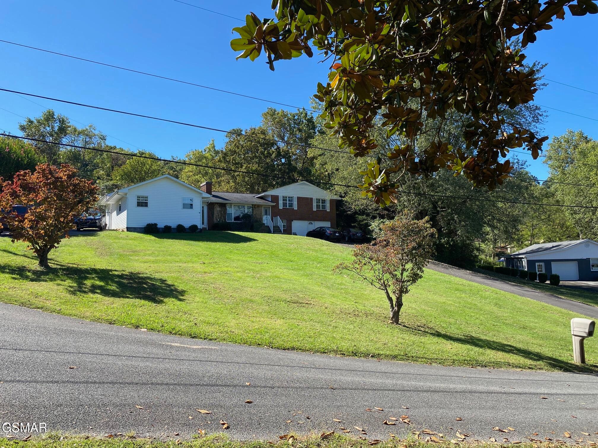 1011 Honeysuckle Drive Property Photo 1