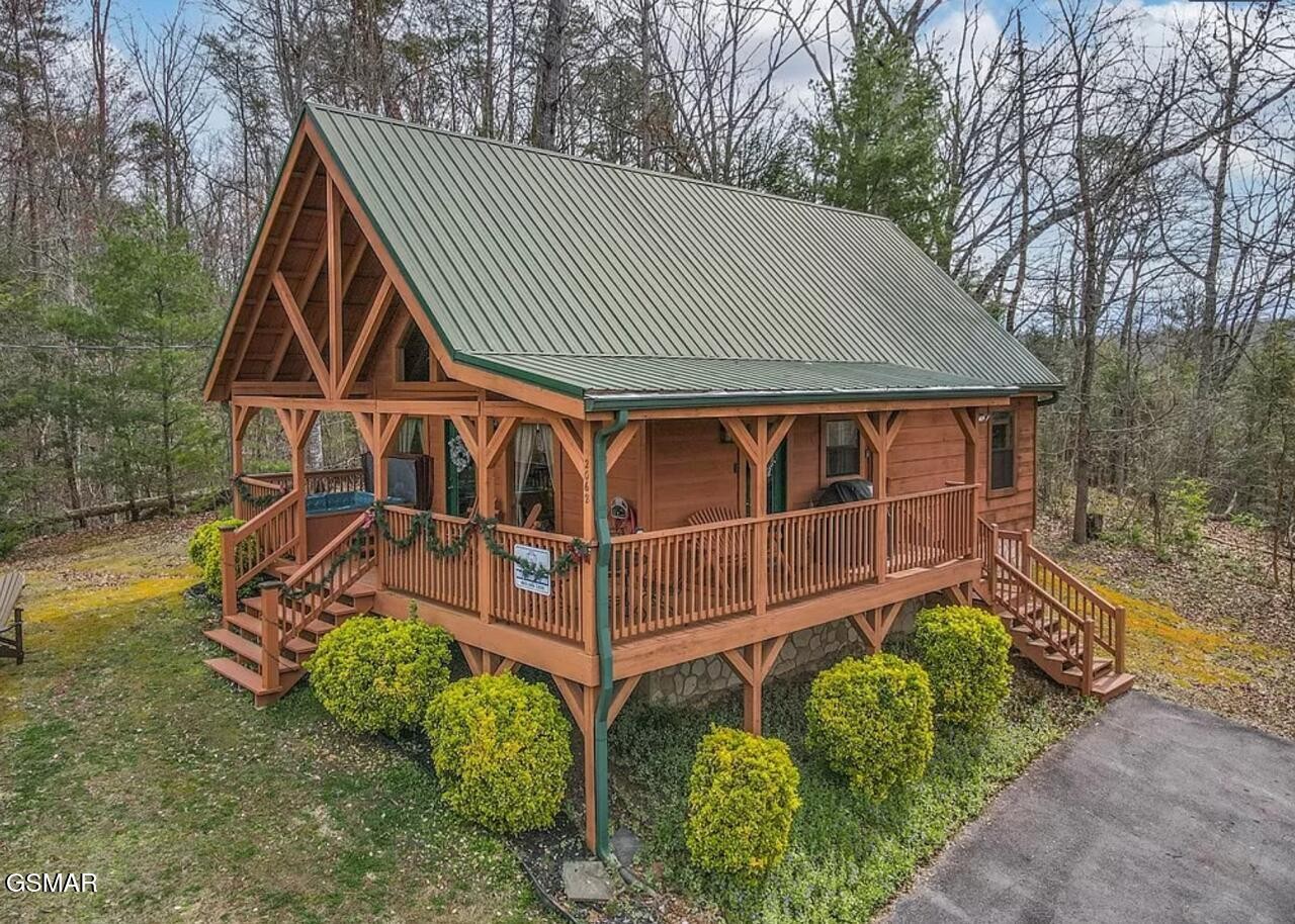 2062 Bird Ridge Road Property Photo 1
