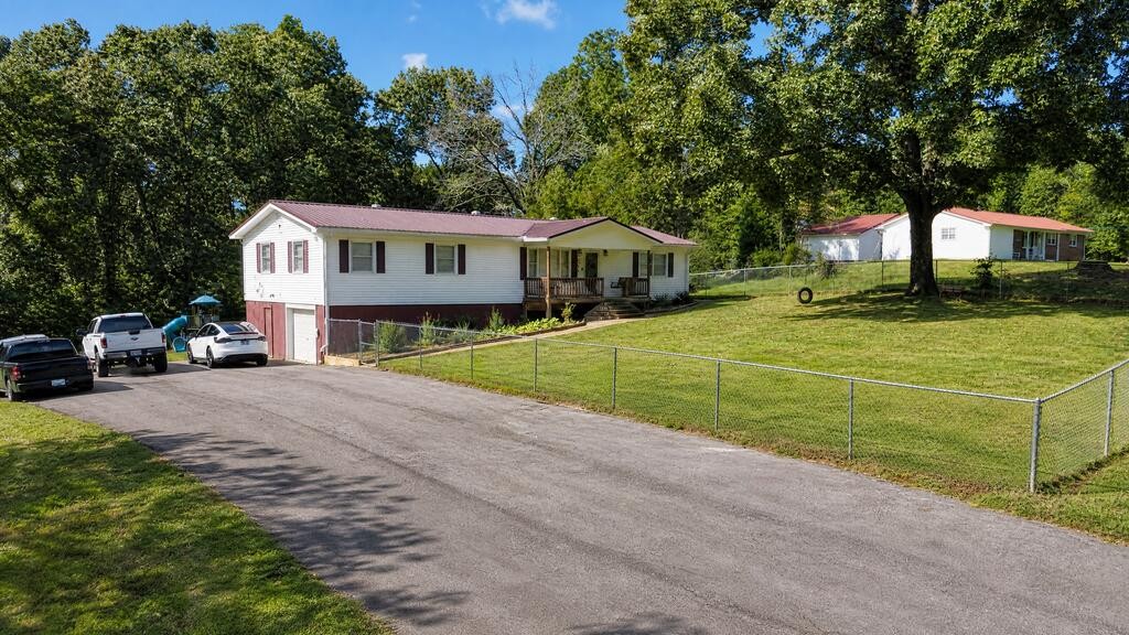 271 Oakdale Rd Property Photo 1