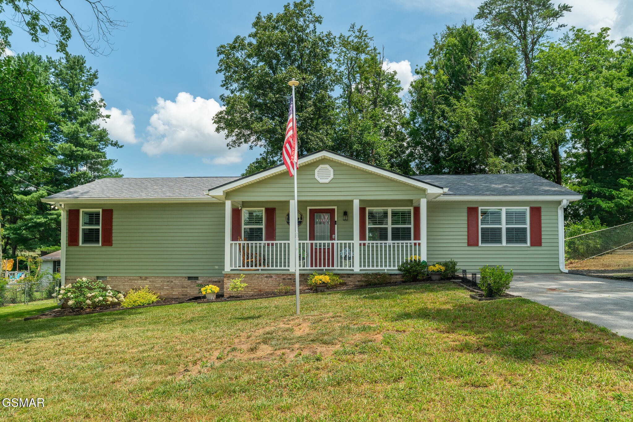 2360 Pinewood Drive Property Photo 1