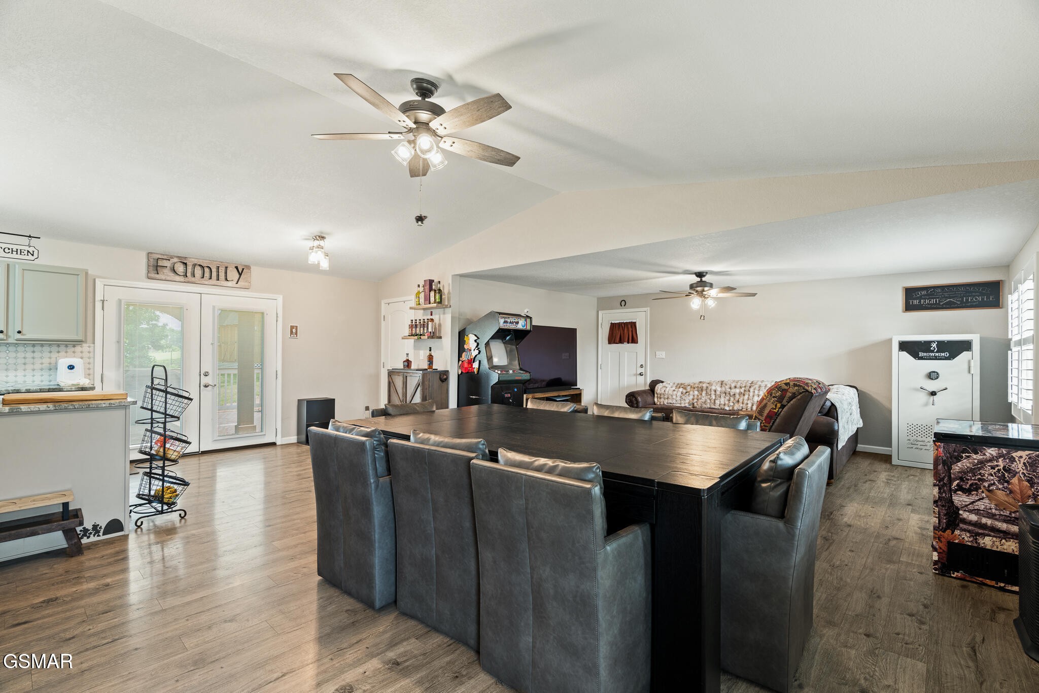 2360 Pinewood Drive Property Photo 6