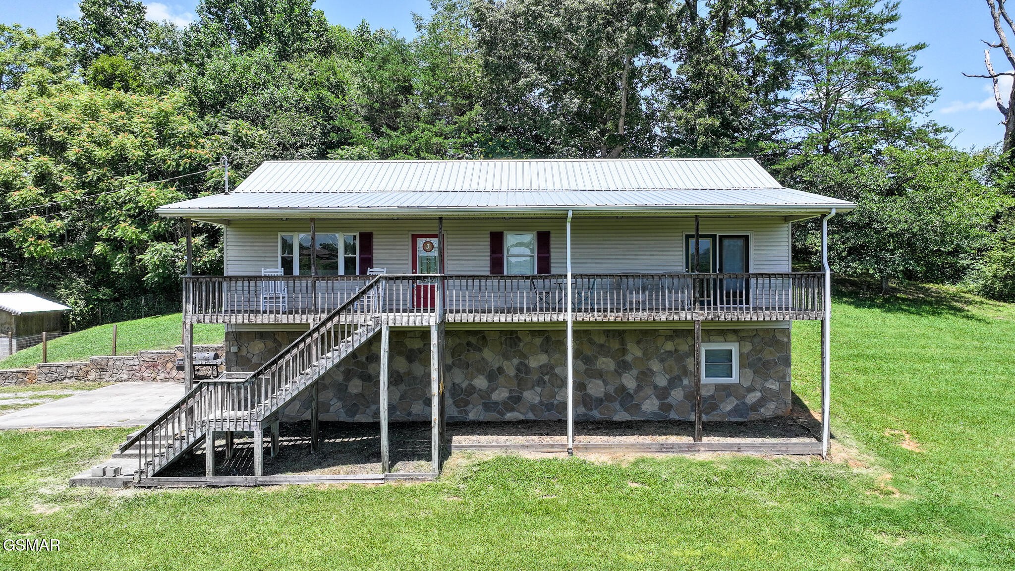 1800 Mountain Ridge Road Property Photo 1
