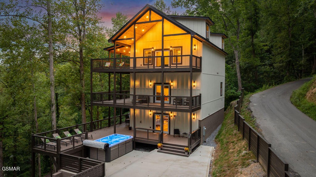 752 Loop Road Property Photo 1
