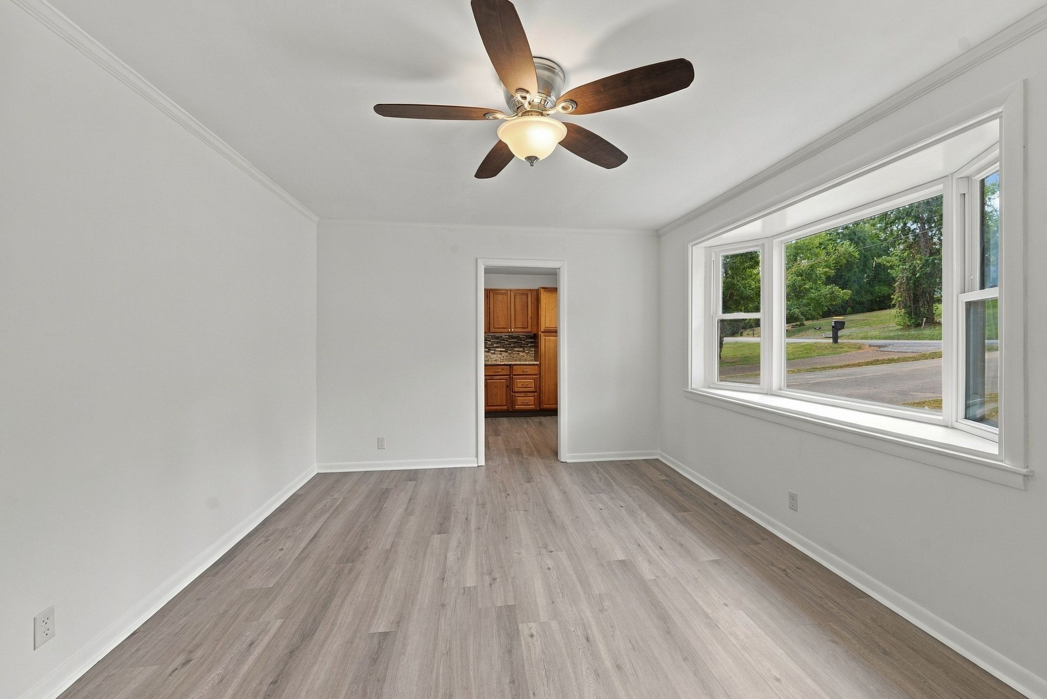 2206 Courtney Ave Property Photo 6