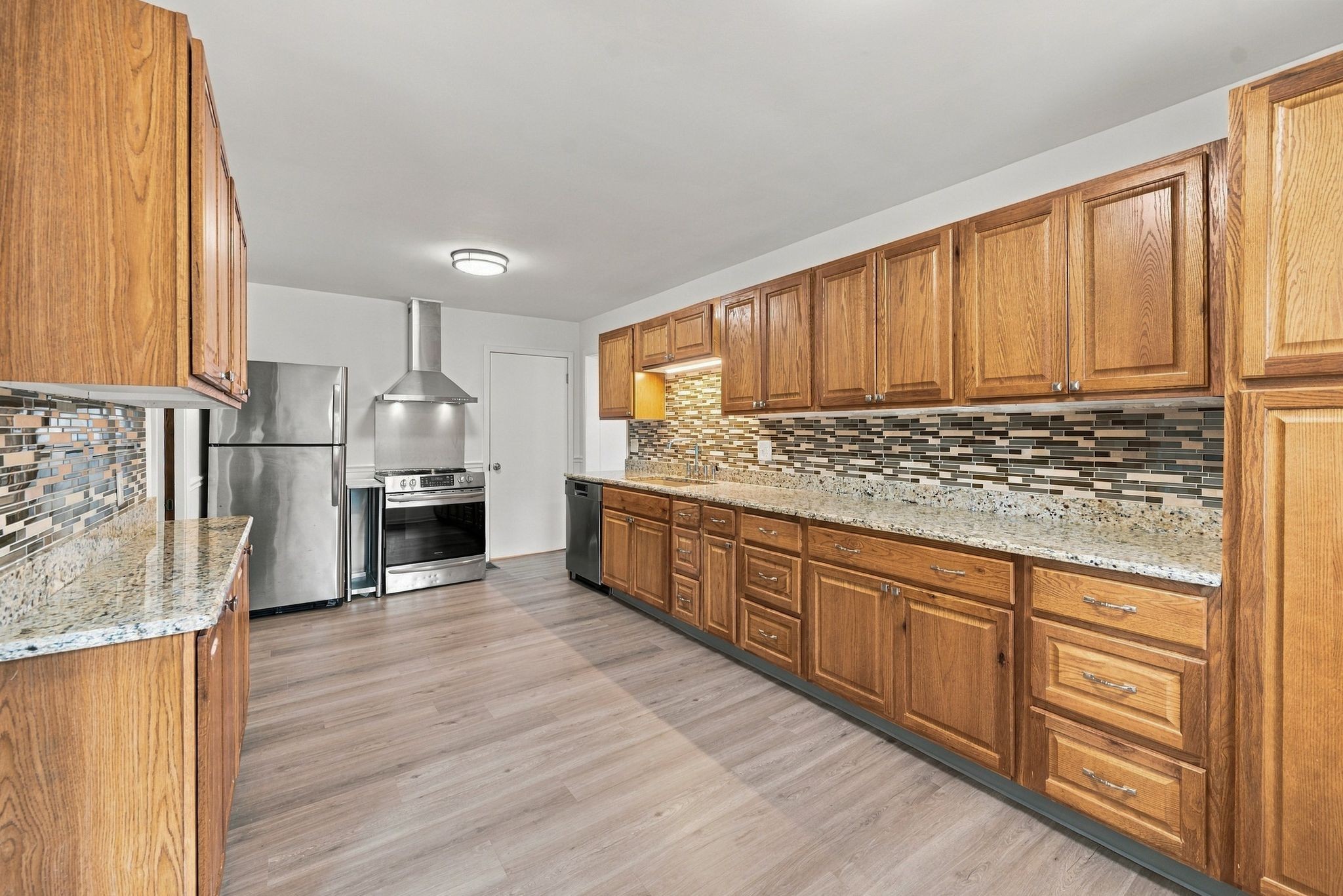 2206 Courtney Ave Property Photo 8