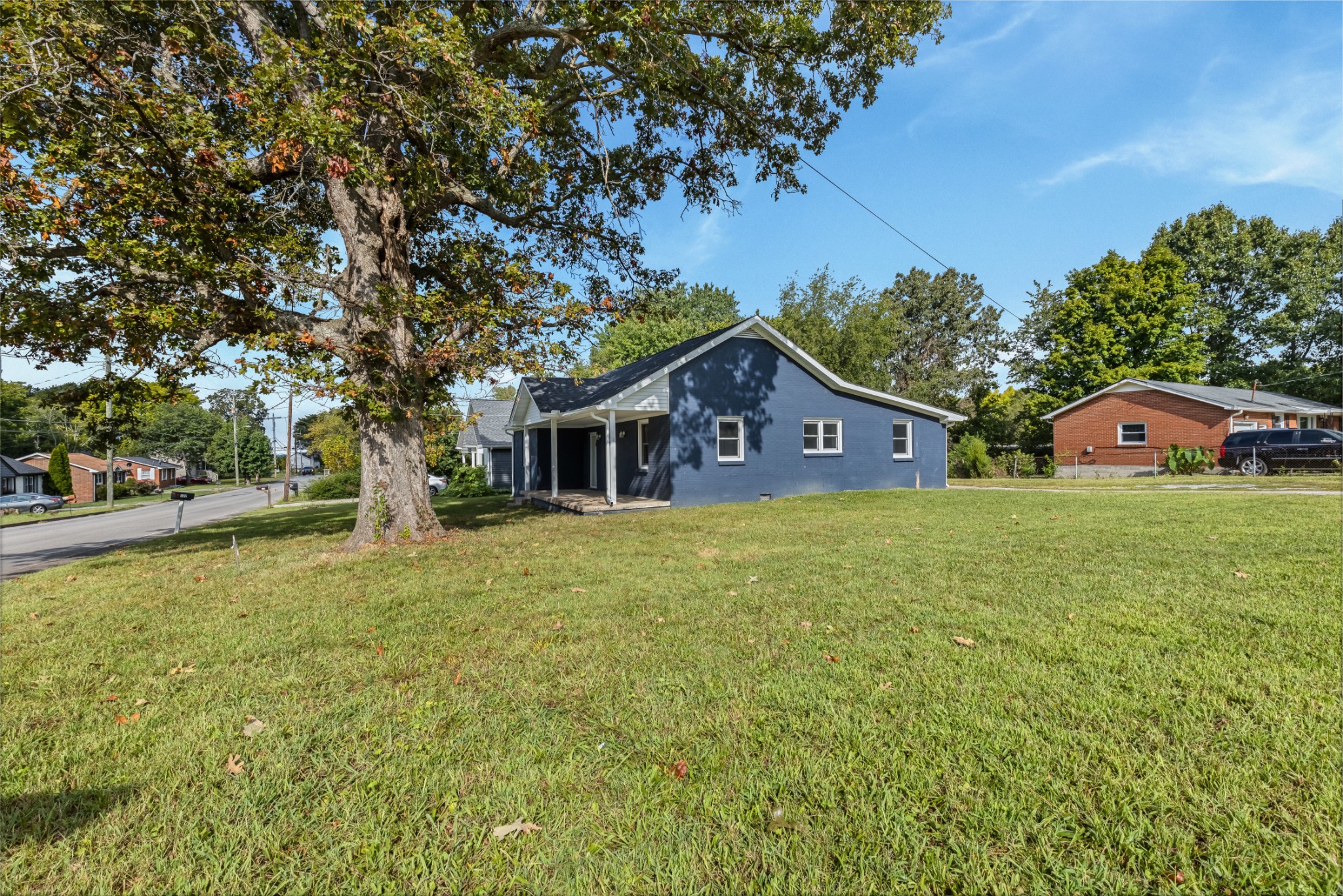 122 22nd Ave, E Property Photo 3
