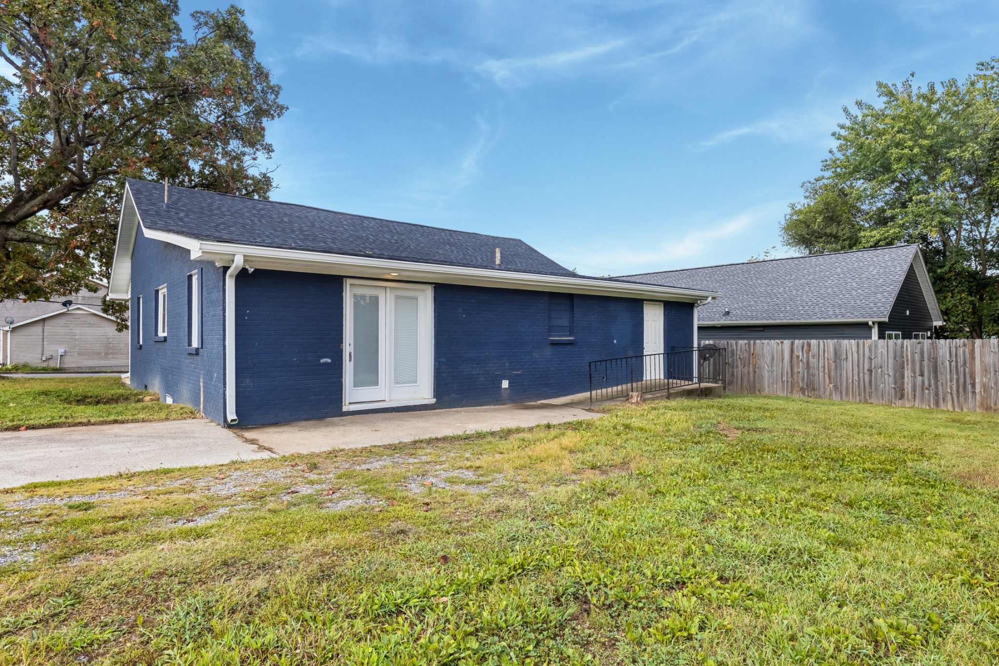 122 22nd Ave, E Property Photo 5