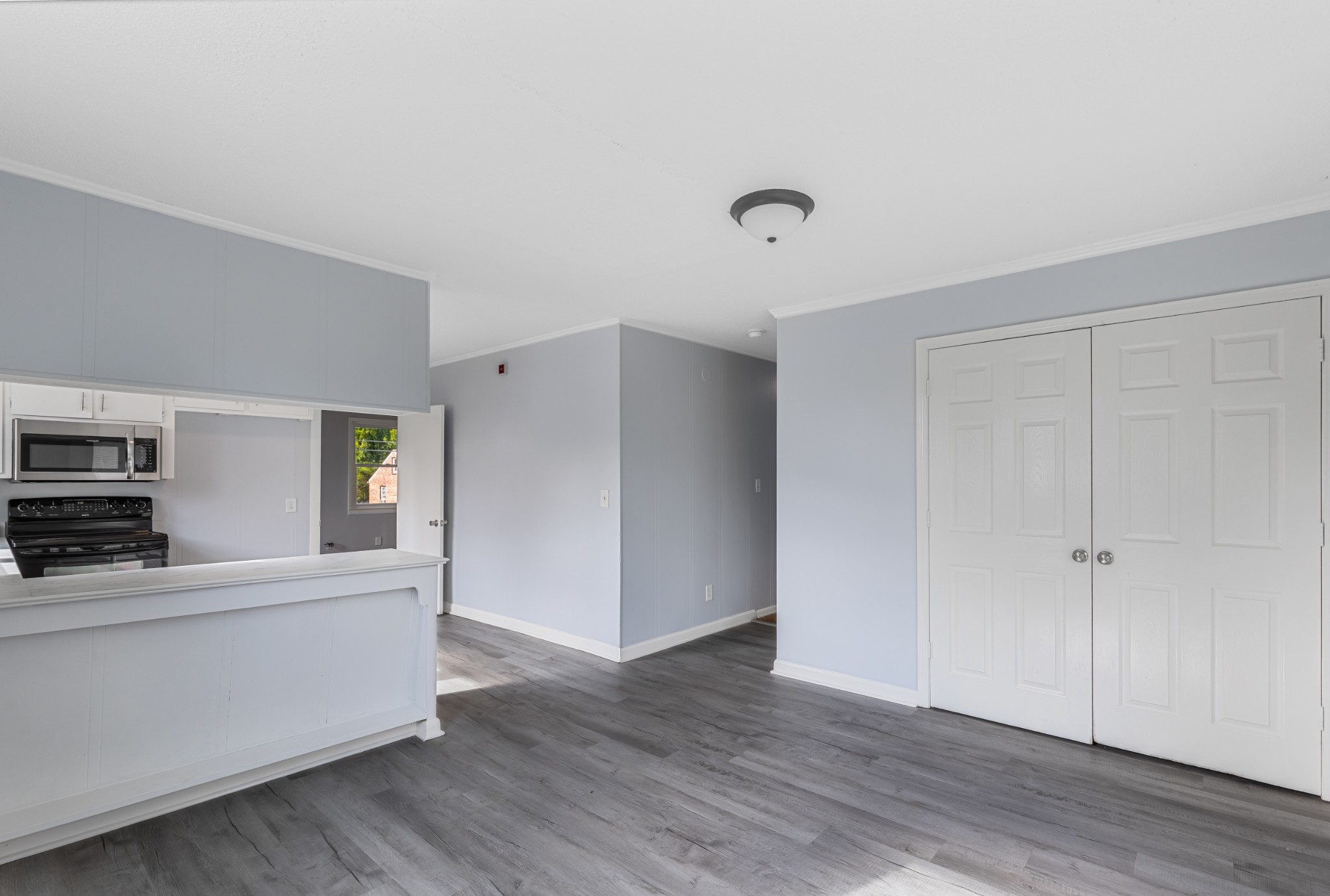 122 22nd Ave, E Property Photo 6
