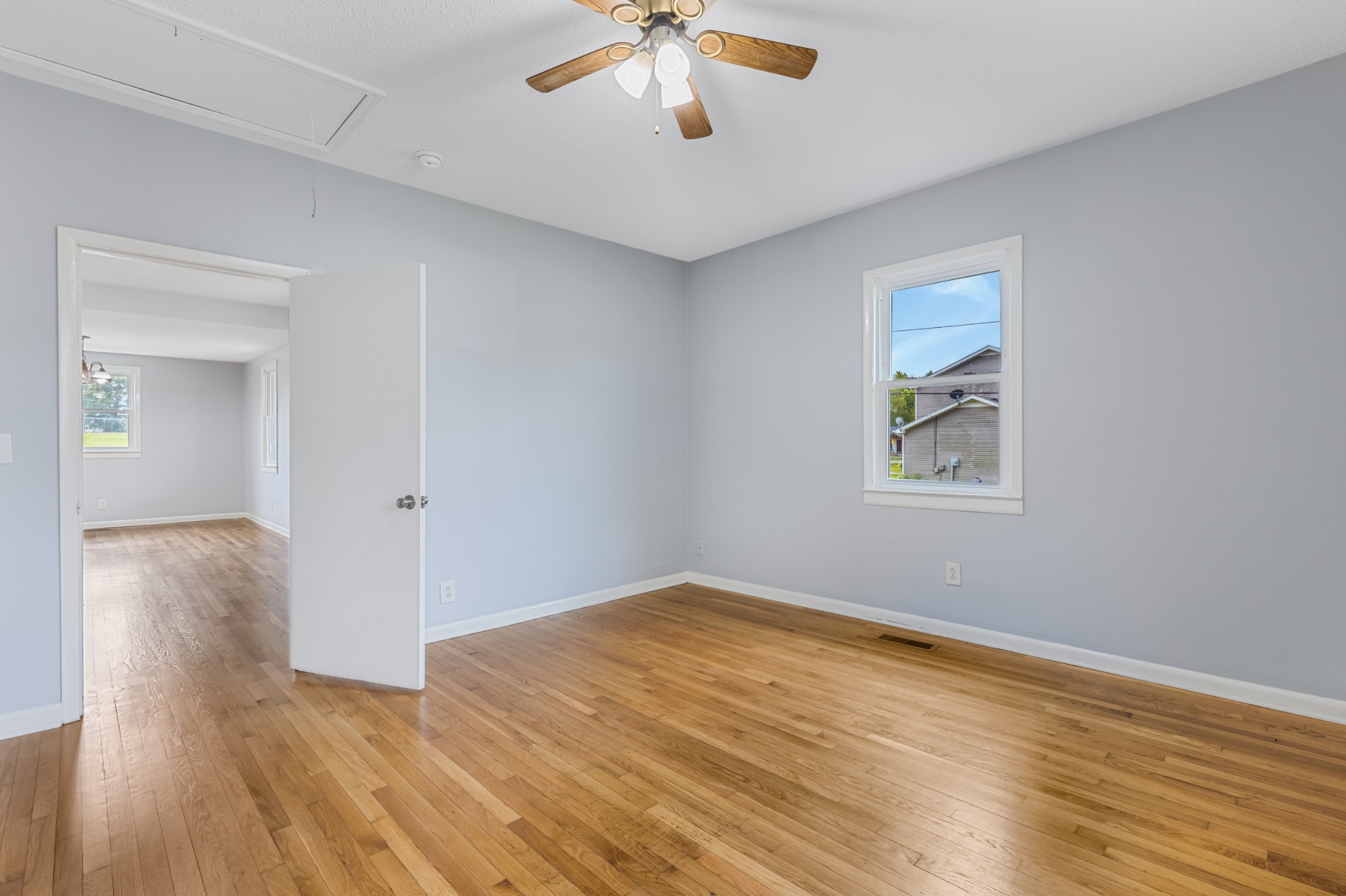 122 22nd Ave, E Property Photo 15