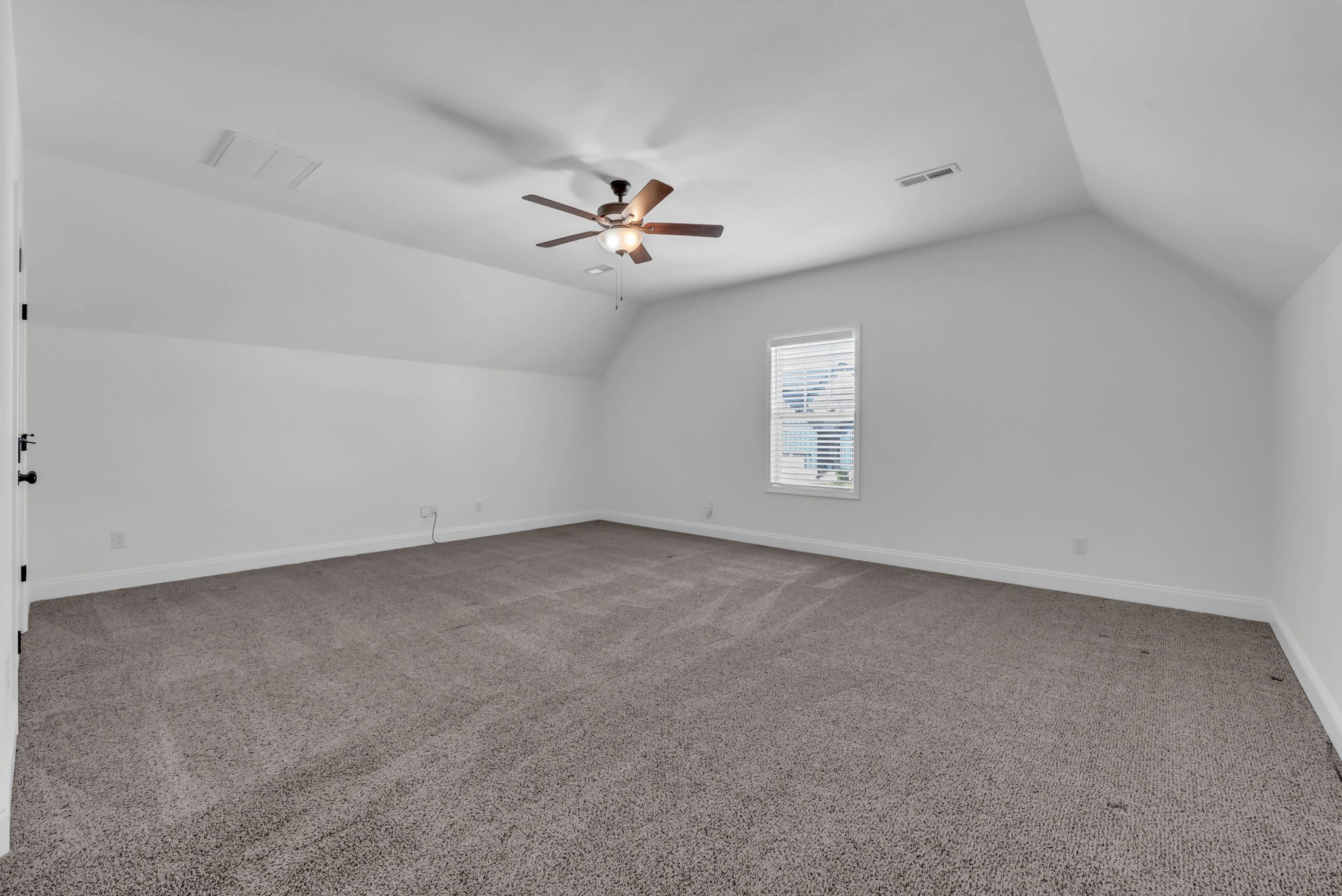 577 Dexter Dr Property Photo 40