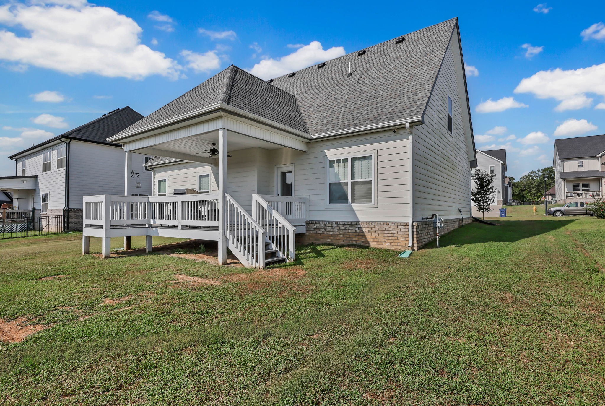 577 Dexter Dr Property Photo 44
