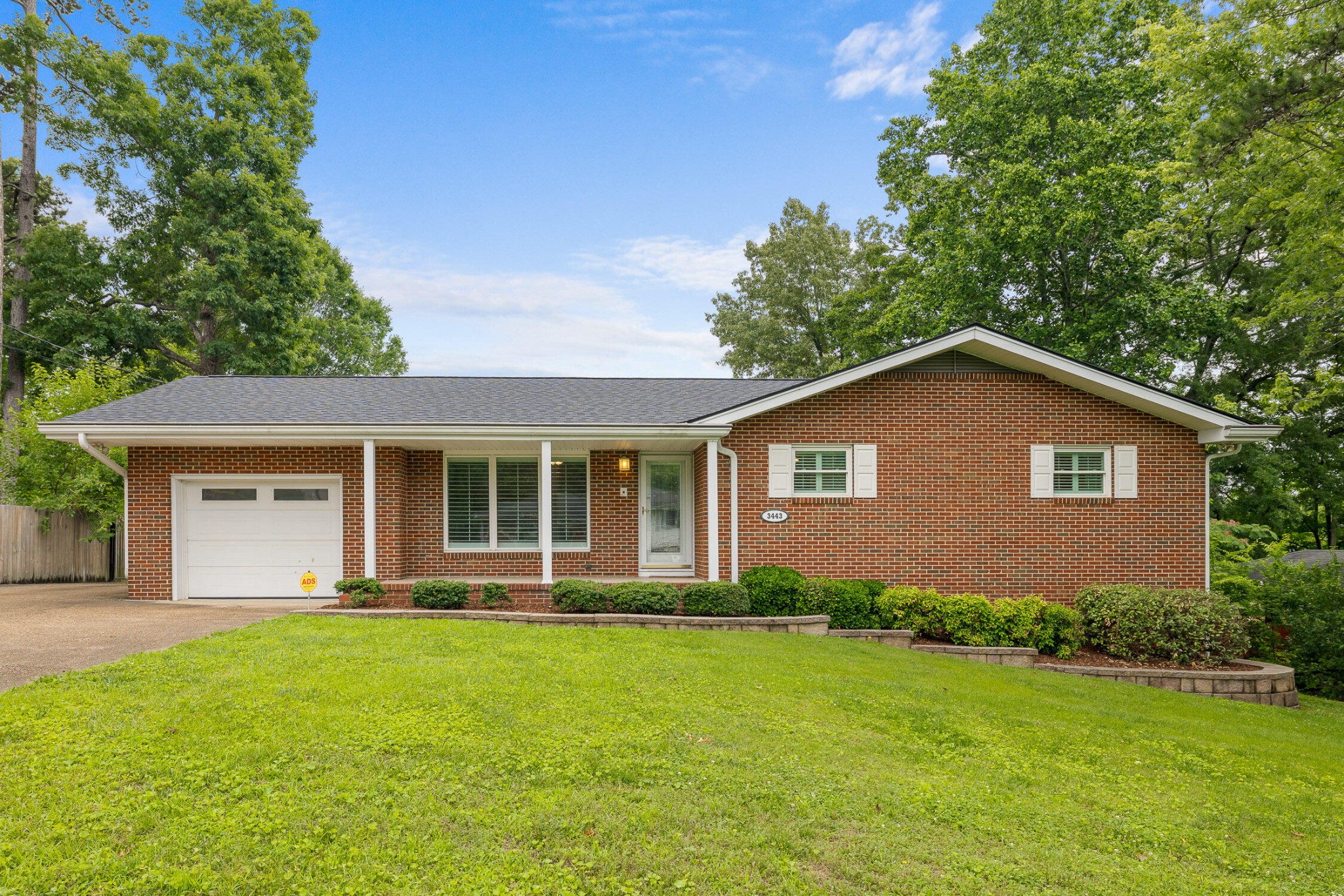 3443 Shadowlawn Drive Property Photo 1